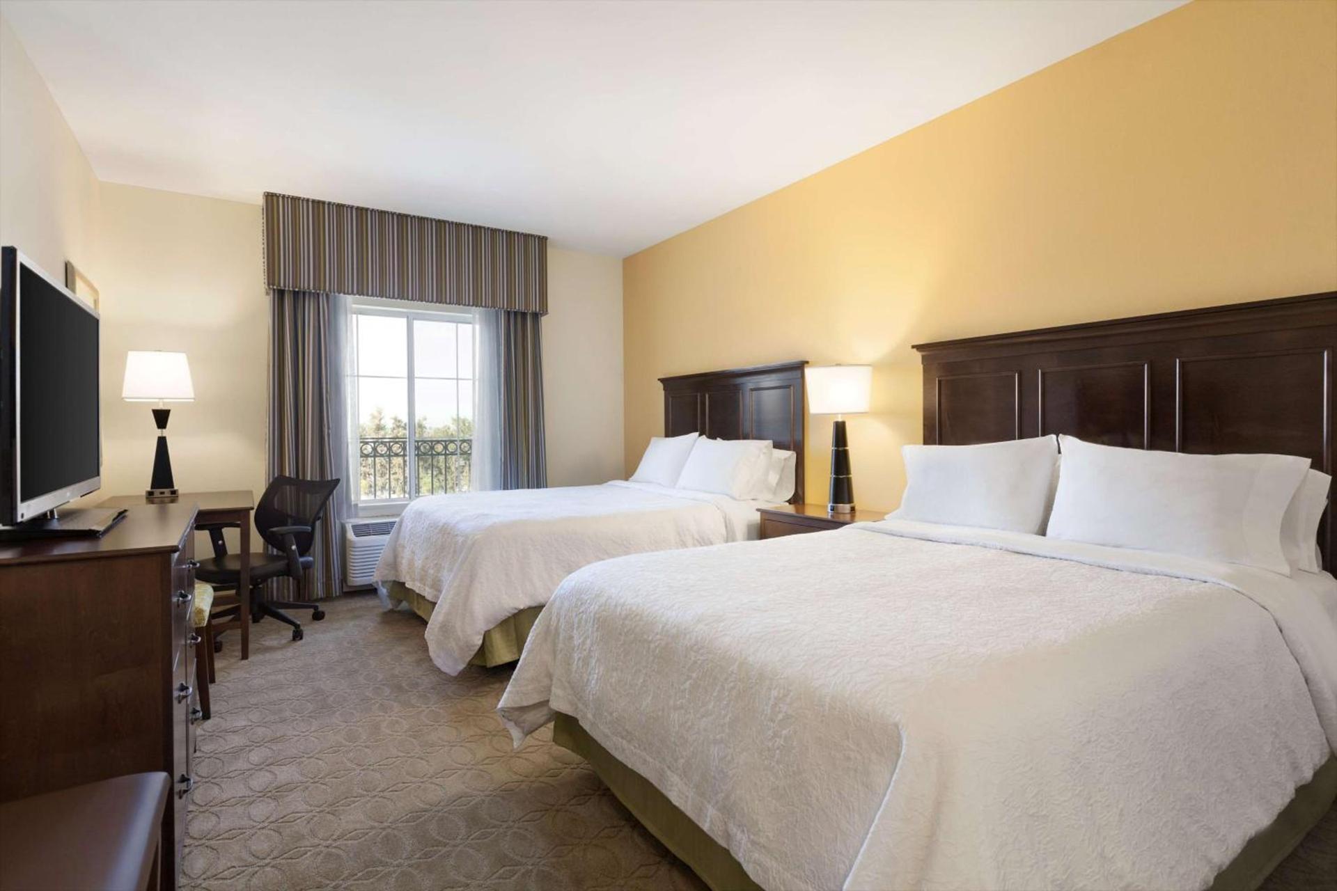 Hampton Inn & Suites San Bernardino photo 10
