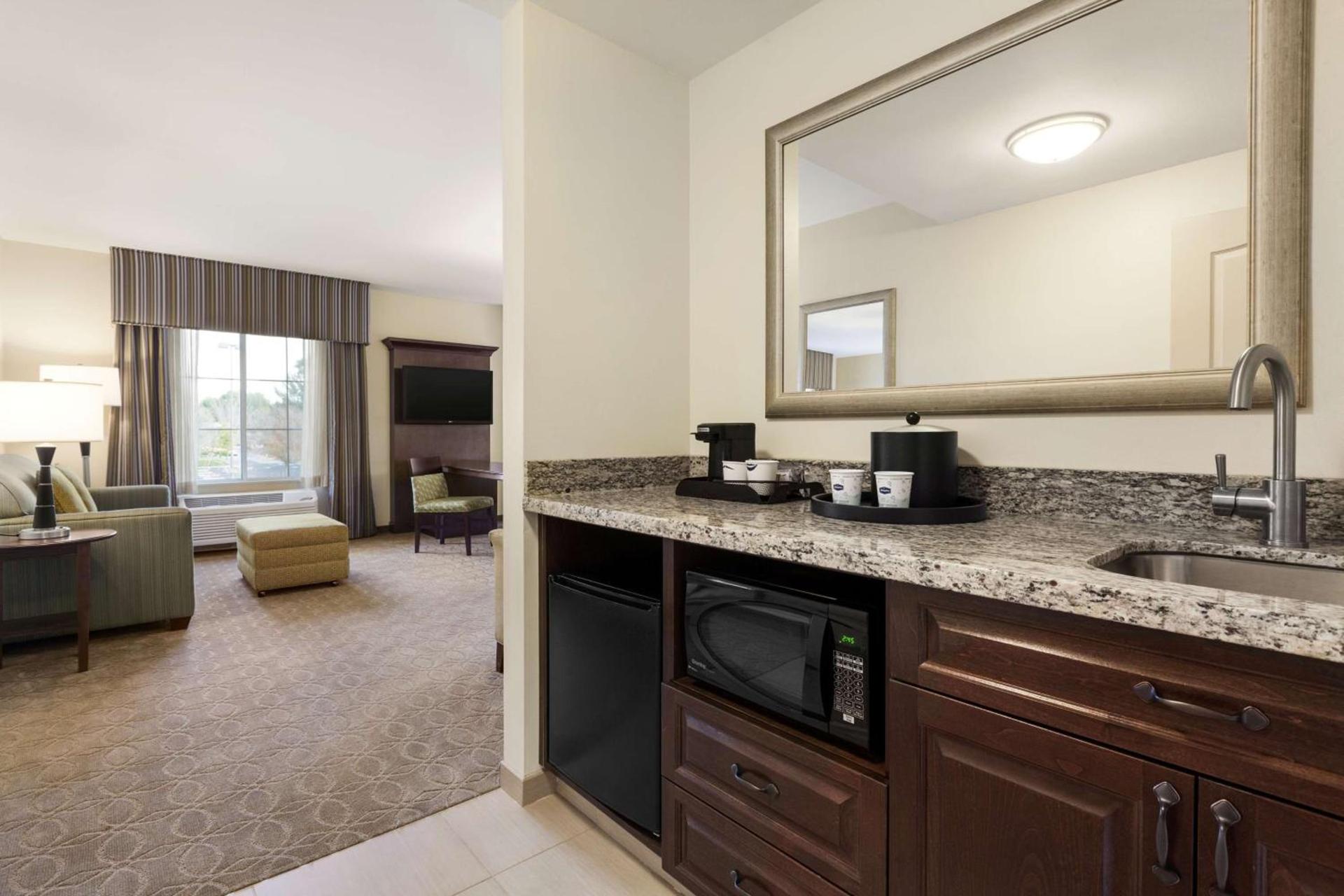 Hampton Inn & Suites San Bernardino photo 11