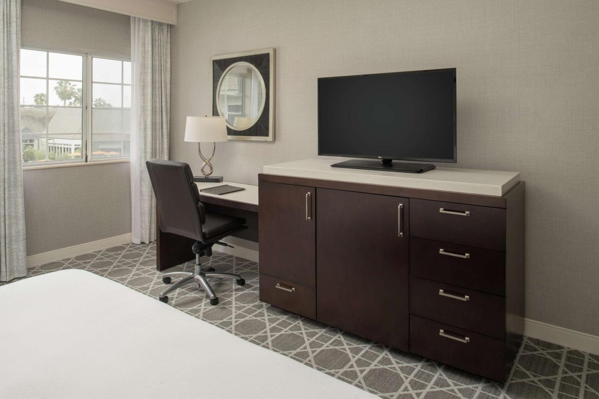 Hilton San Diego/Del Mar photo 33