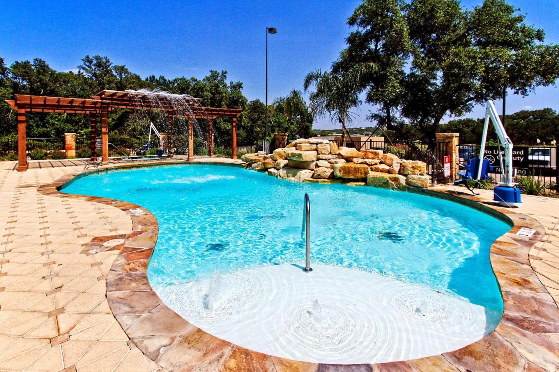 Hampton Inn & Suites Boerne photo 14