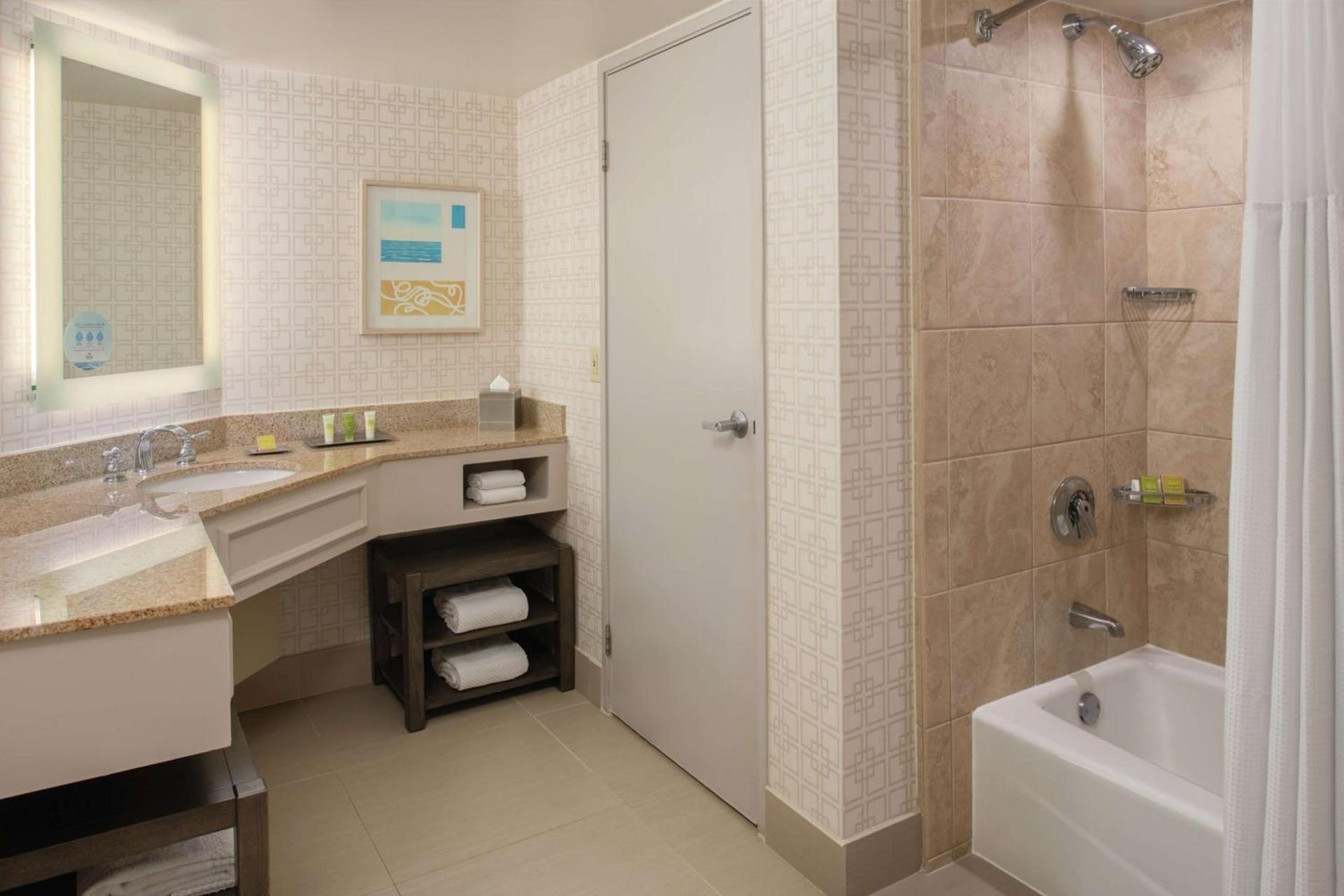 Hilton San Diego/Del Mar photo 37