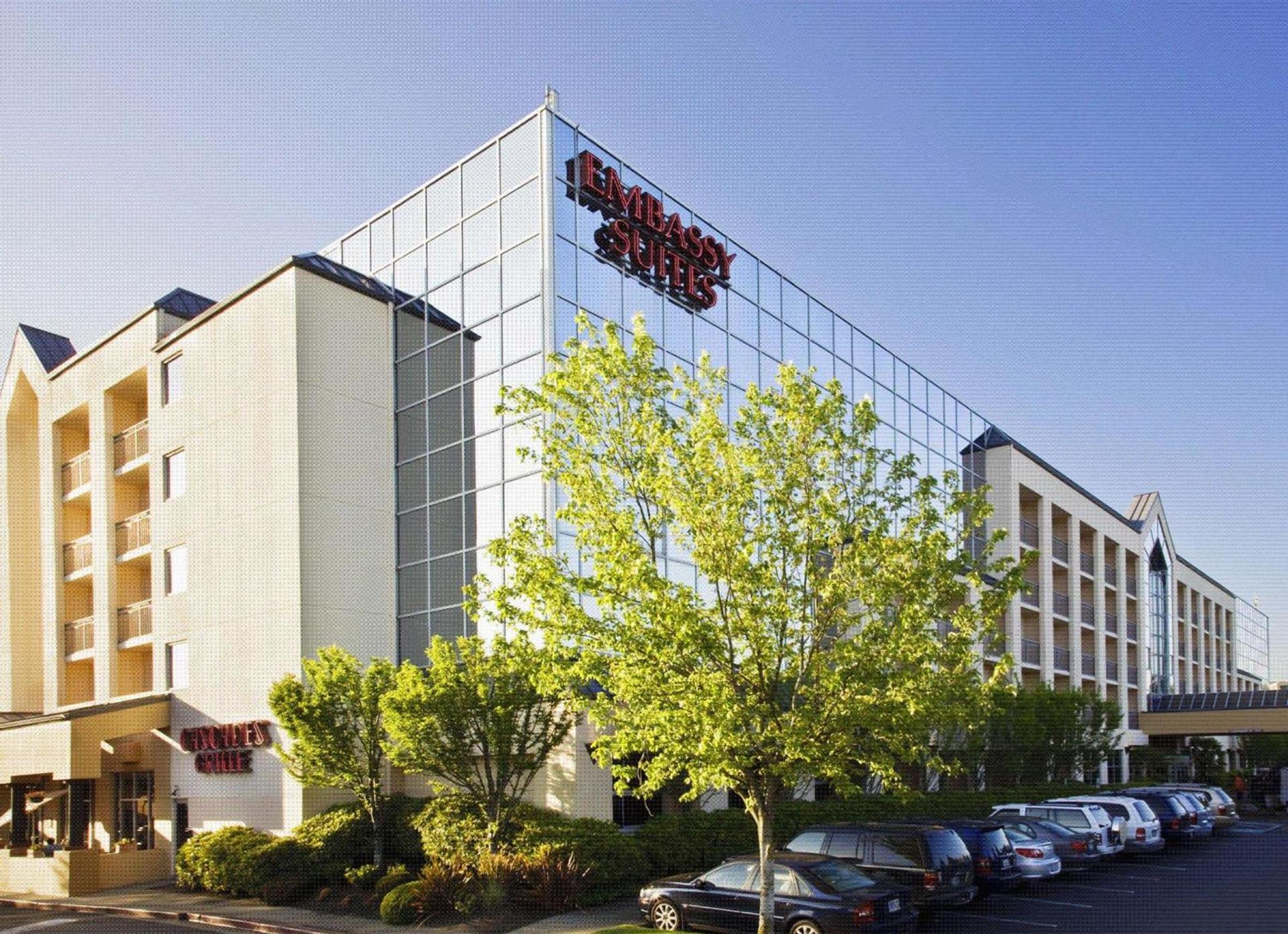 Embassy Suites by Hilton Seattle Bellevue photo 2