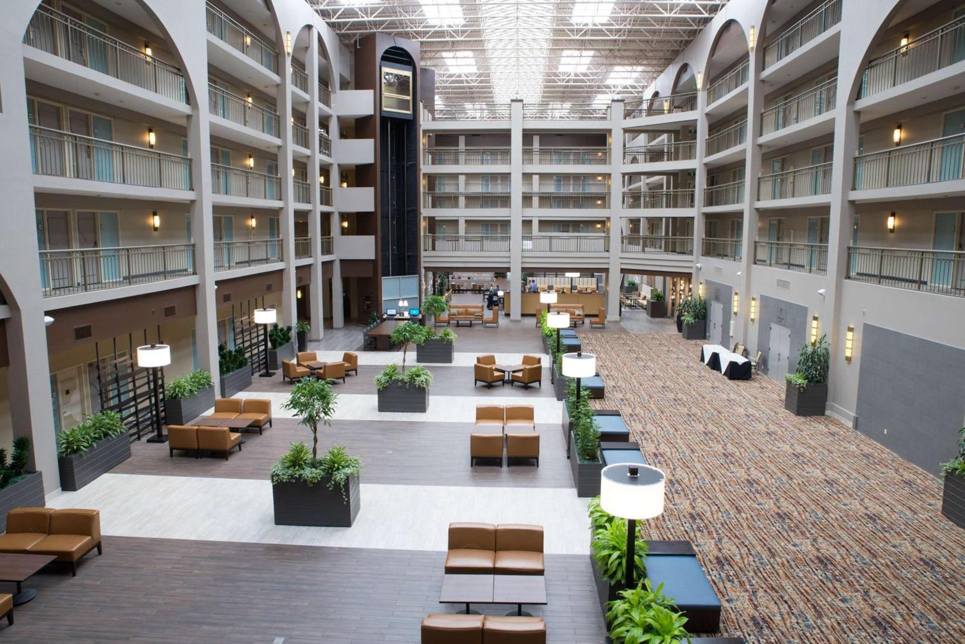 Embassy Suites by Hilton Seattle Bellevue photo 4