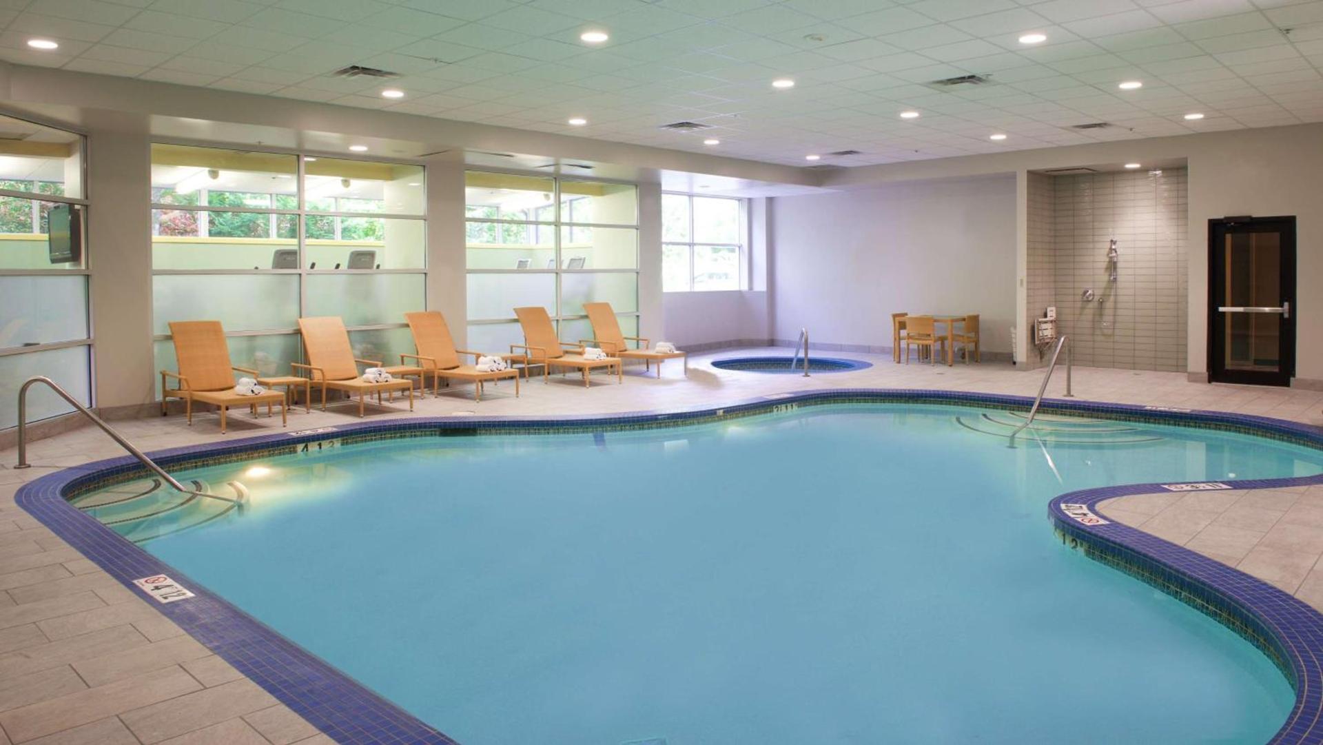 Embassy Suites by Hilton Seattle Bellevue photo 8