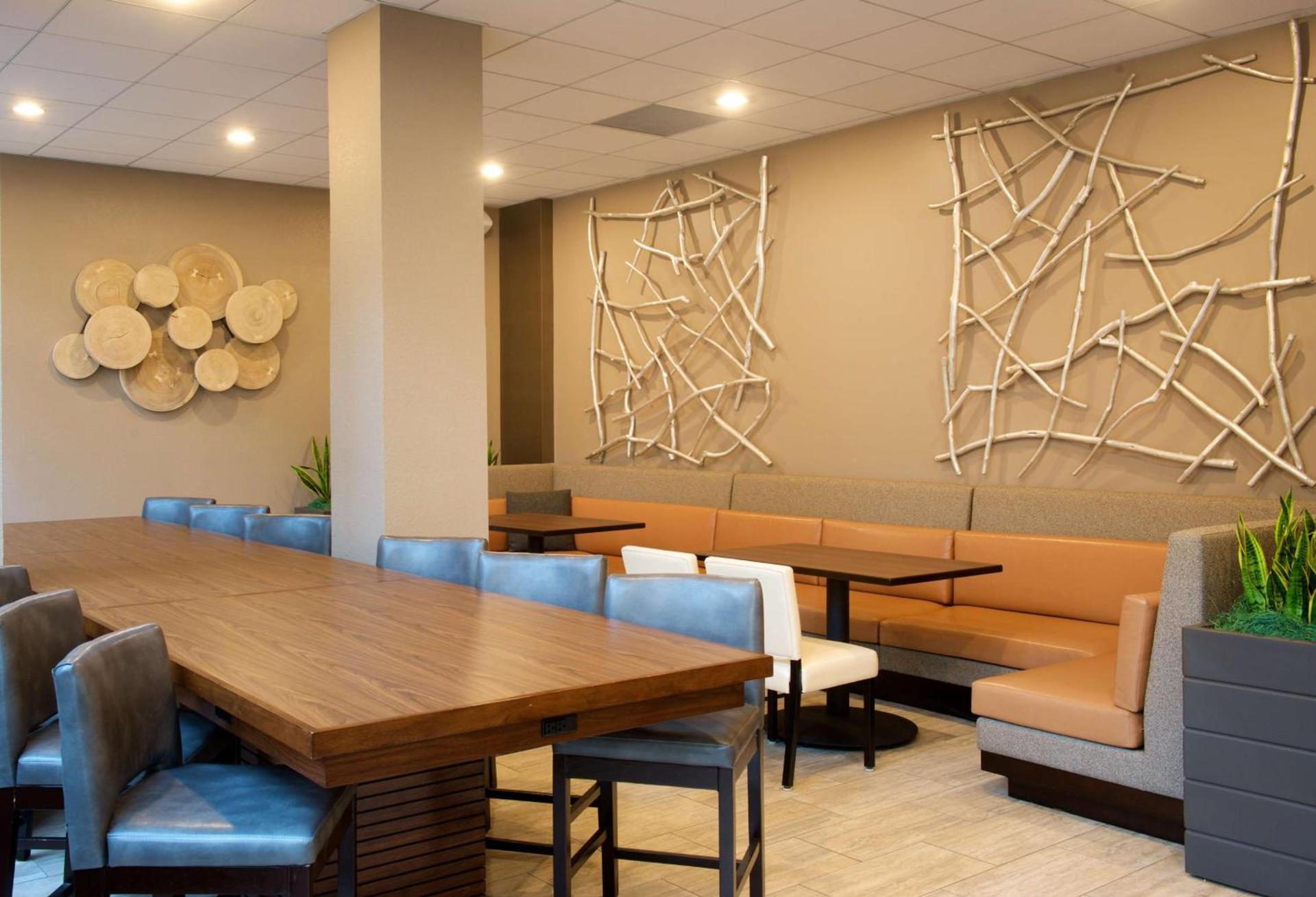 Embassy Suites by Hilton Seattle Bellevue photo 13