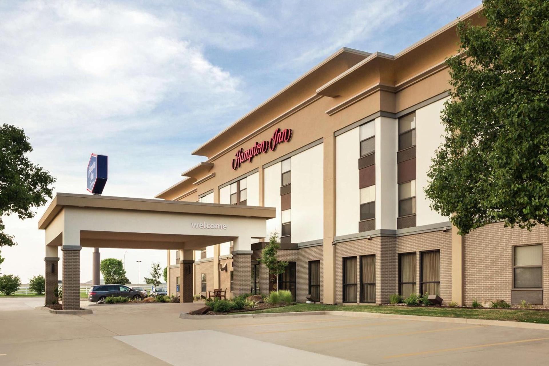 Hampton Inn Shawnee photo 2