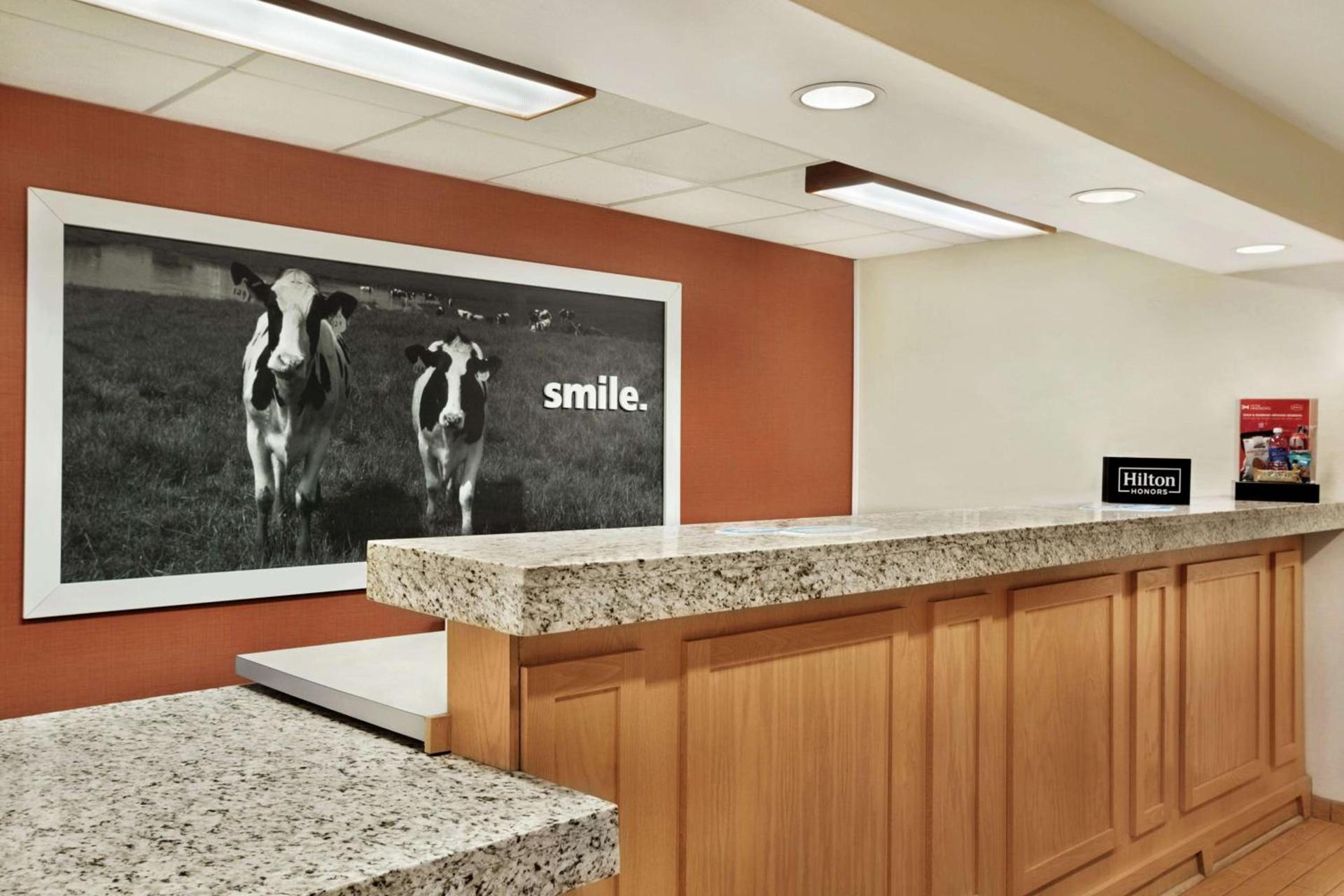 Hampton Inn Shawnee photo 3