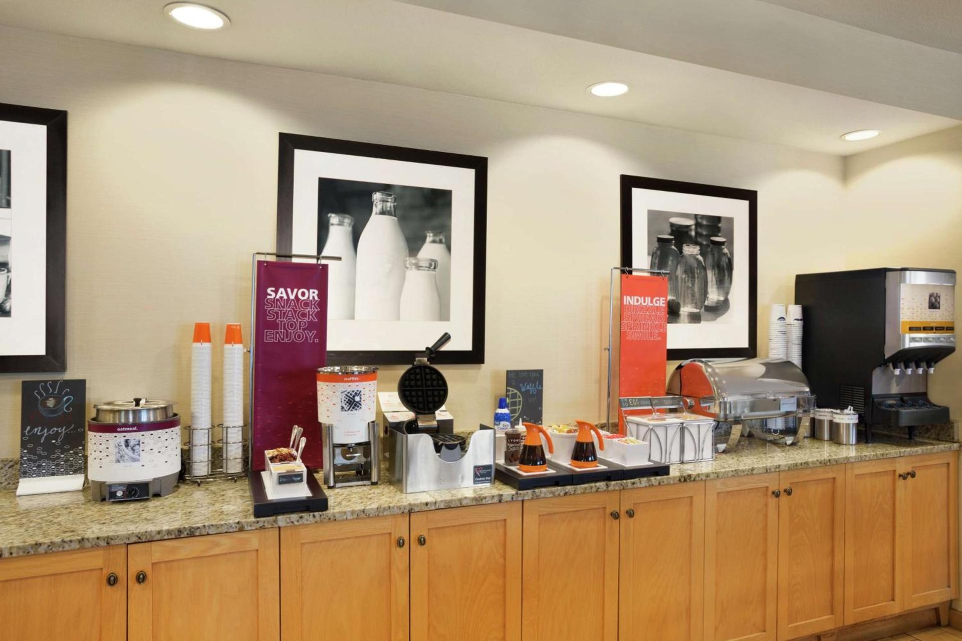 Hampton Inn Shawnee photo 7