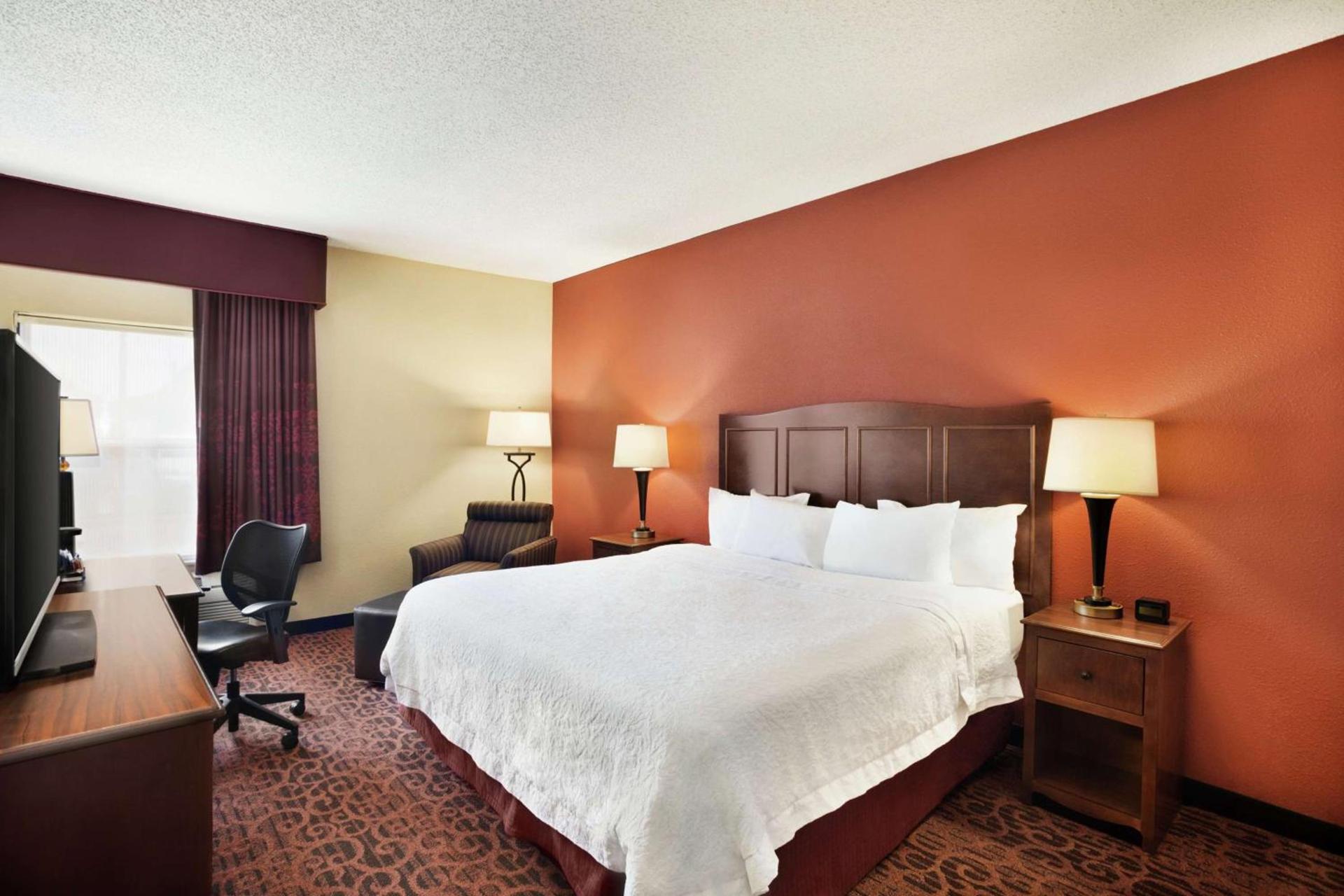 Hampton Inn Shawnee photo 12