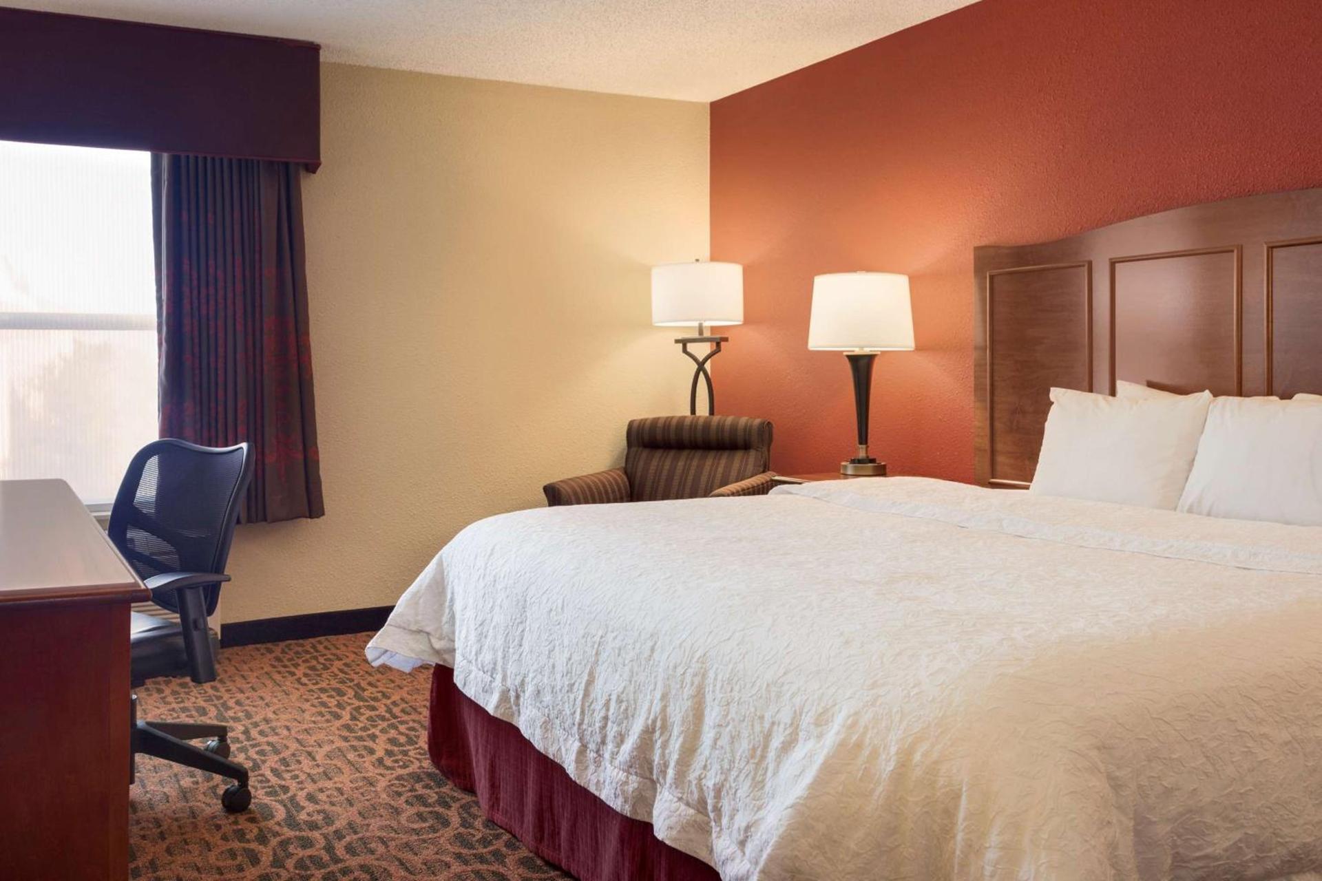 Hampton Inn Shawnee photo 13