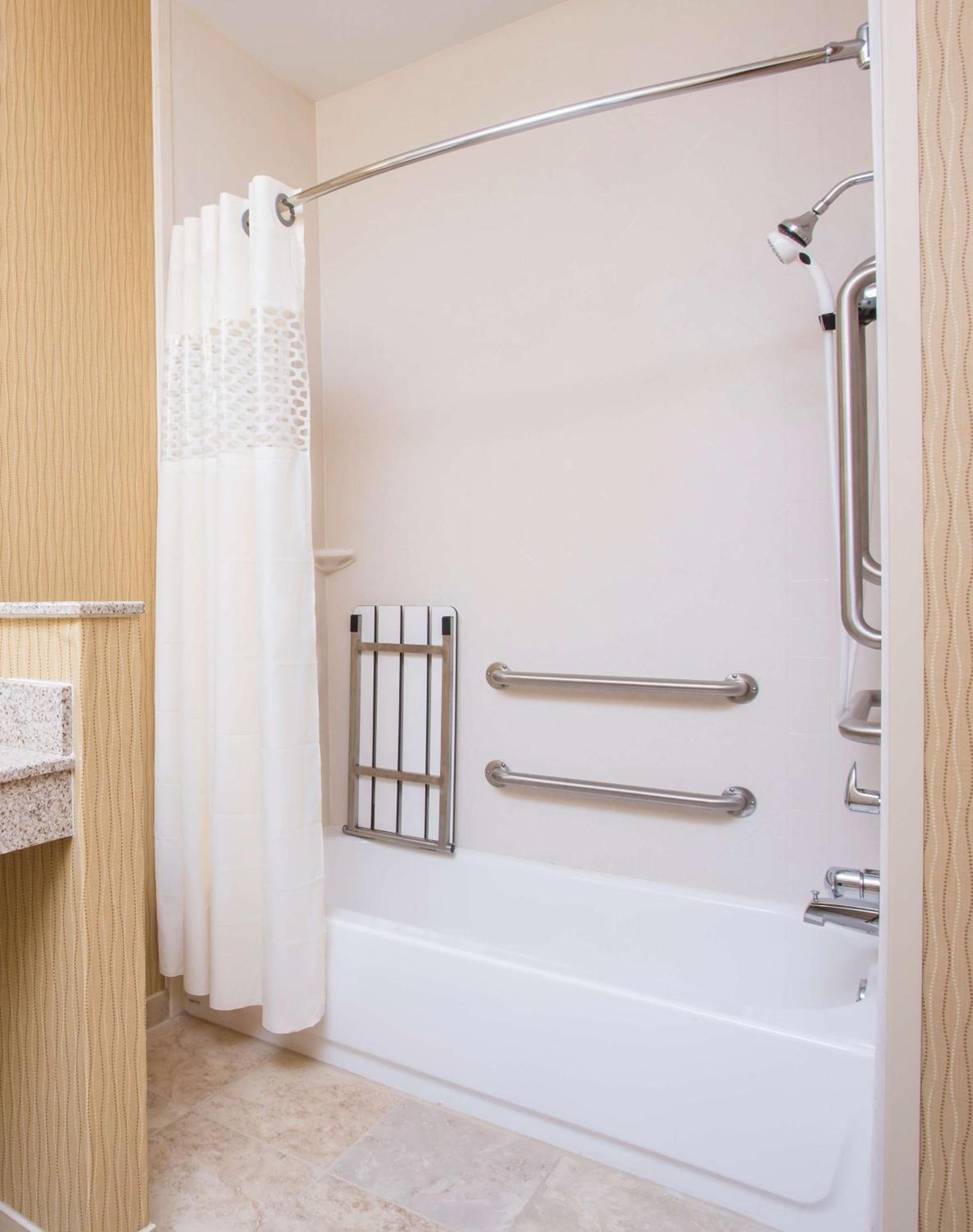 Hampton Inn Shawnee photo 16