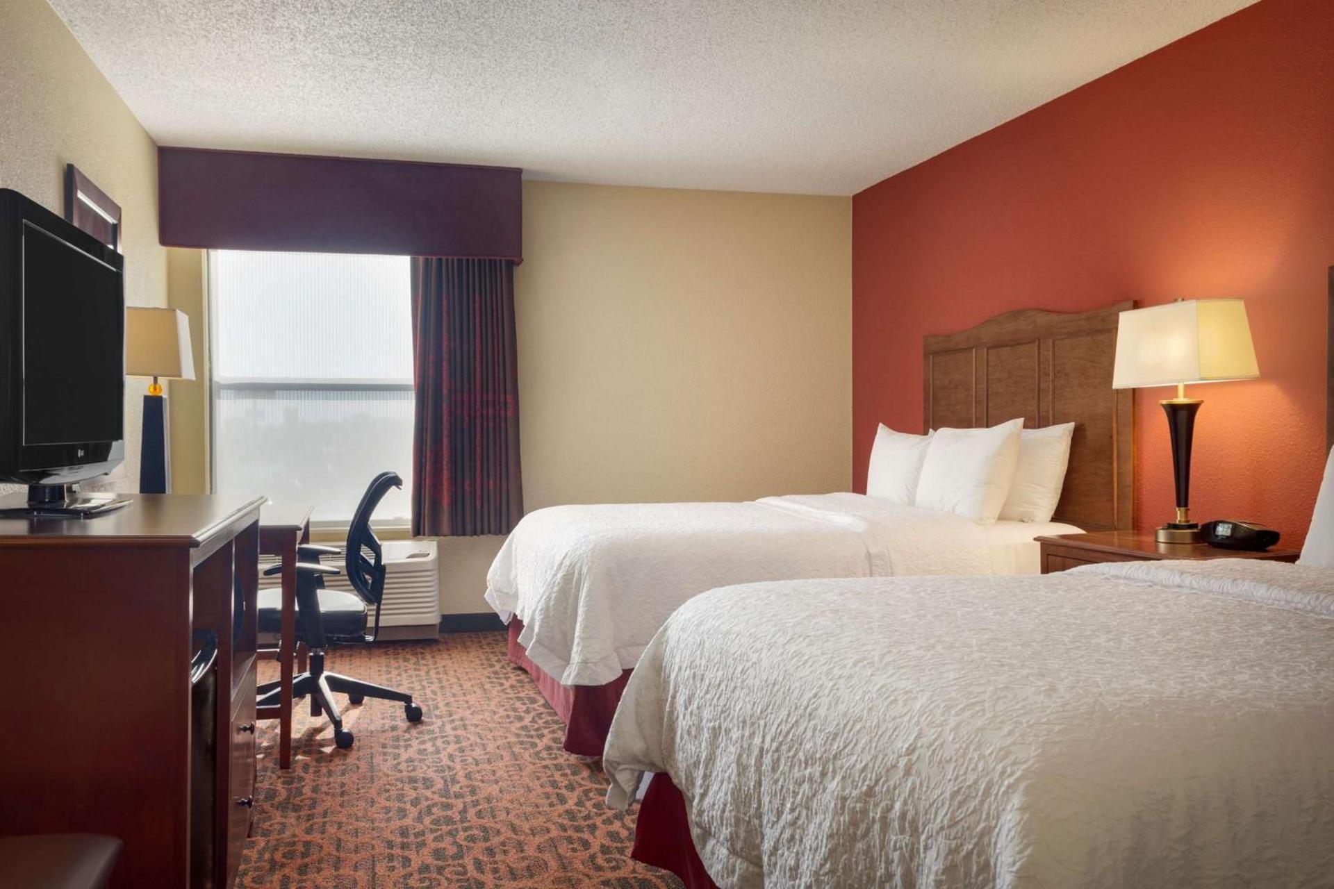 Hampton Inn Shawnee photo 19