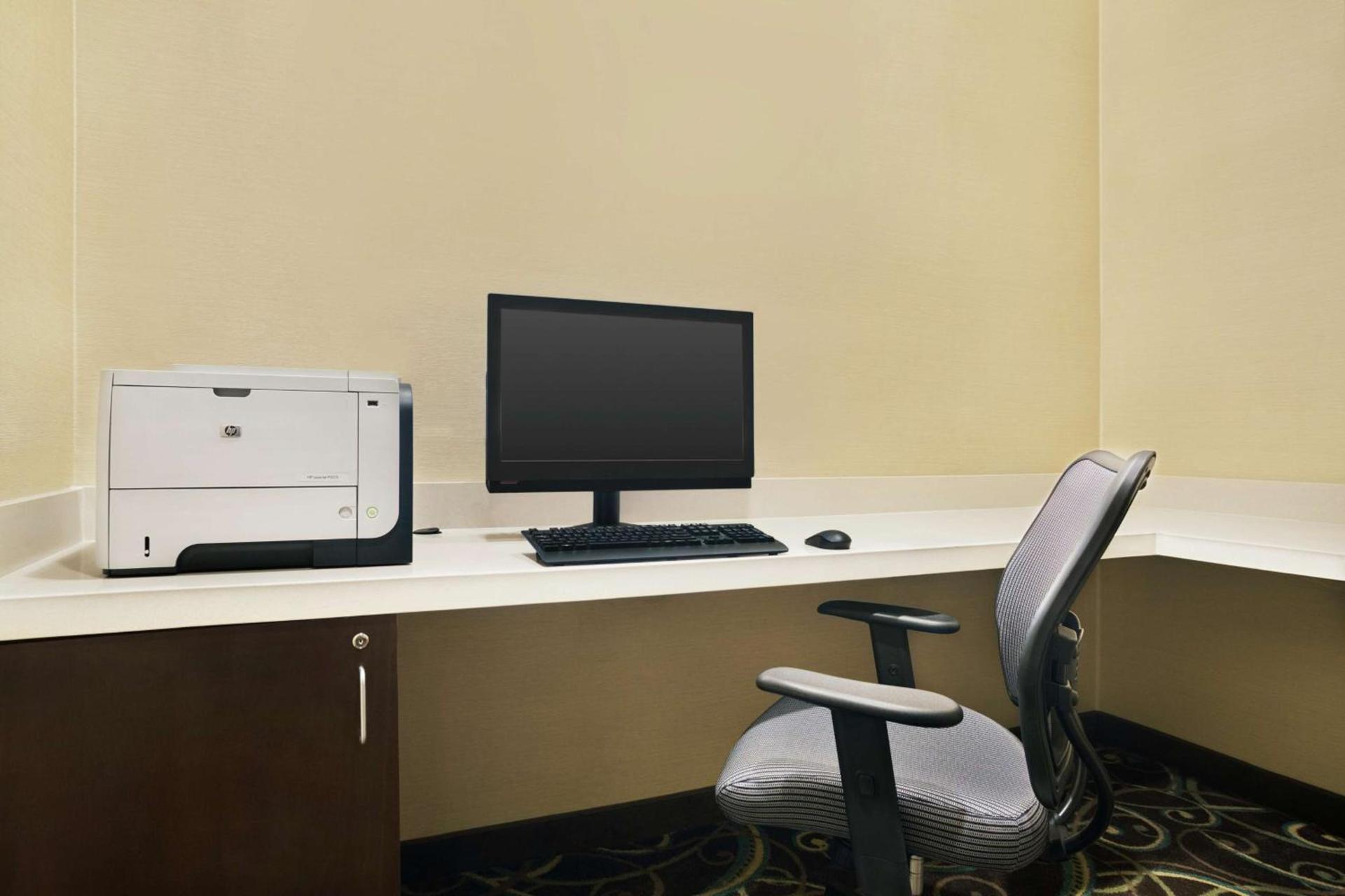 Hampton Inn Shawnee photo 25