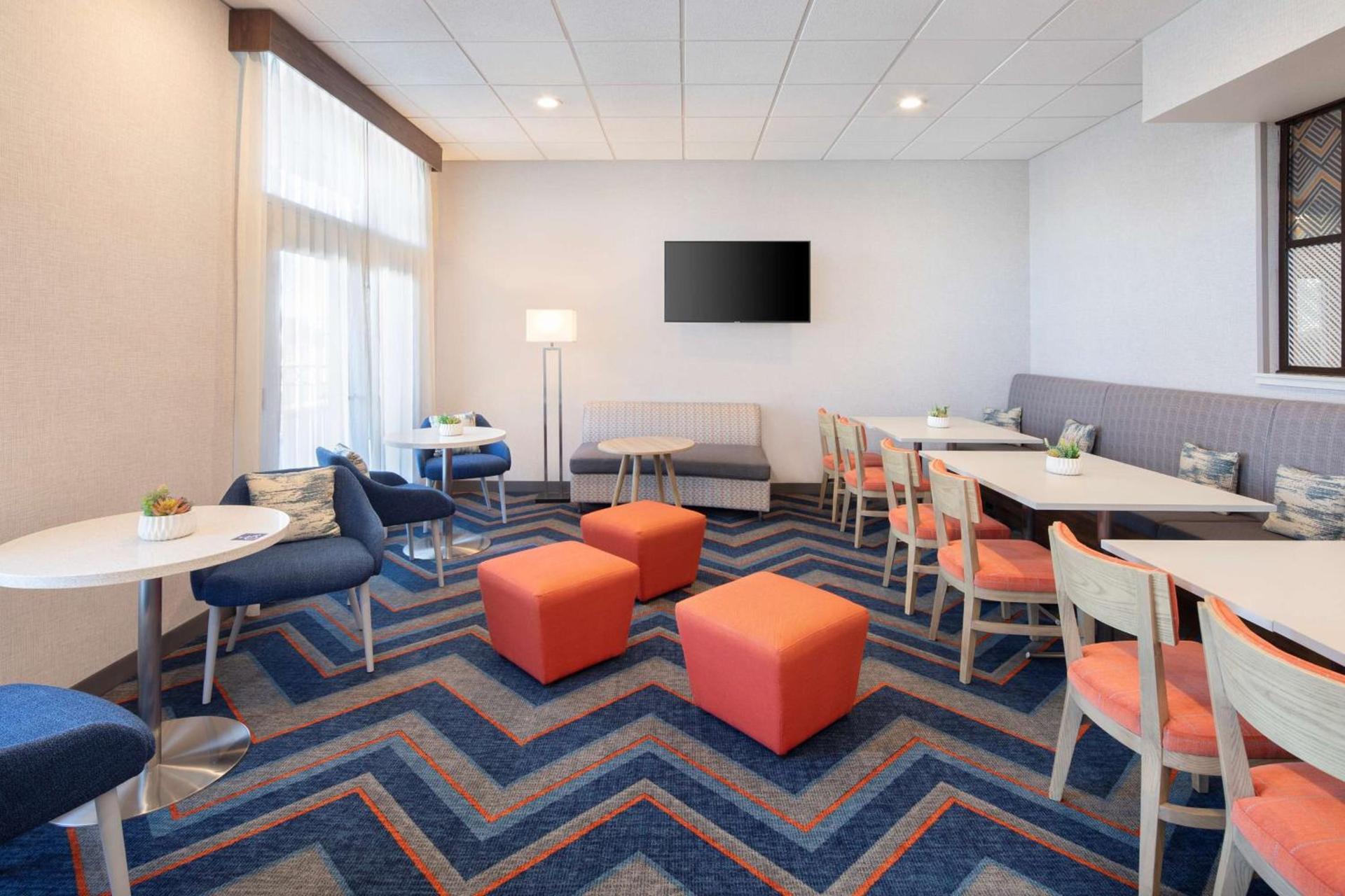 Hampton Inn Santa Cruz West, Ca photo 10