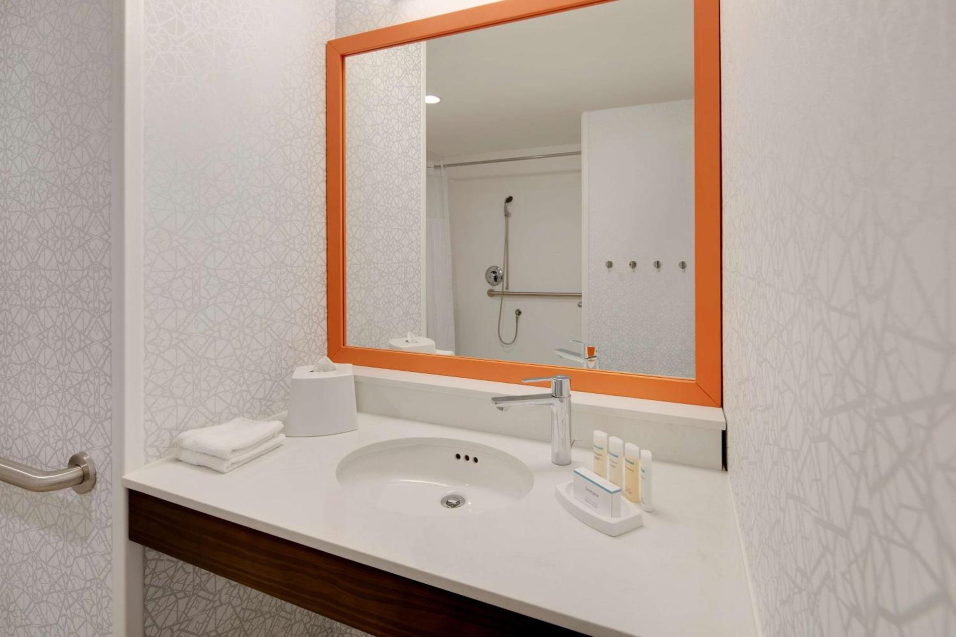 Hampton Inn Santa Cruz West, Ca photo 19
