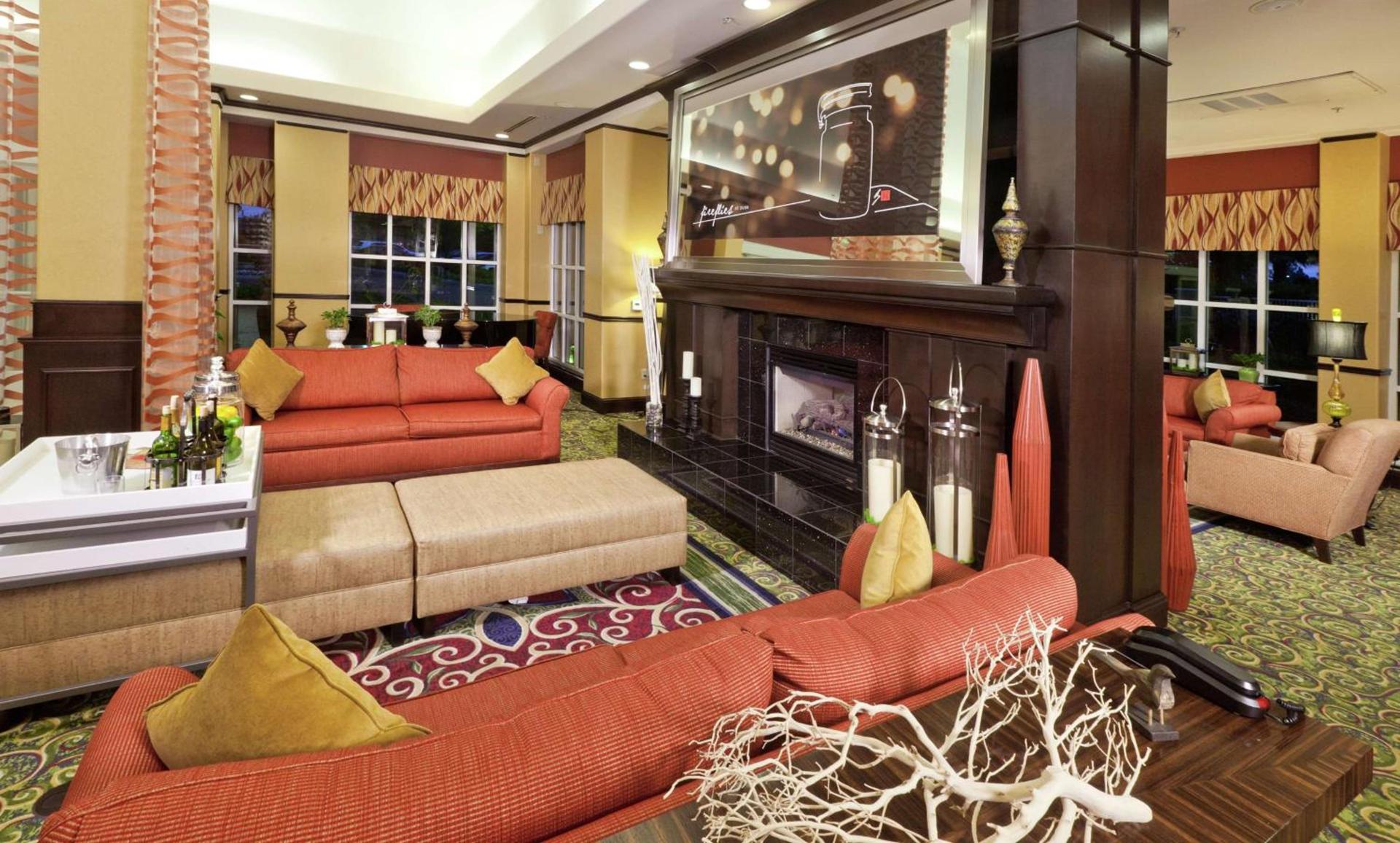 Hilton Garden Inn Fontana photo 6