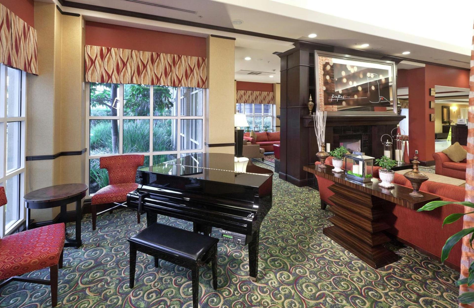 Hilton Garden Inn Fontana photo 8