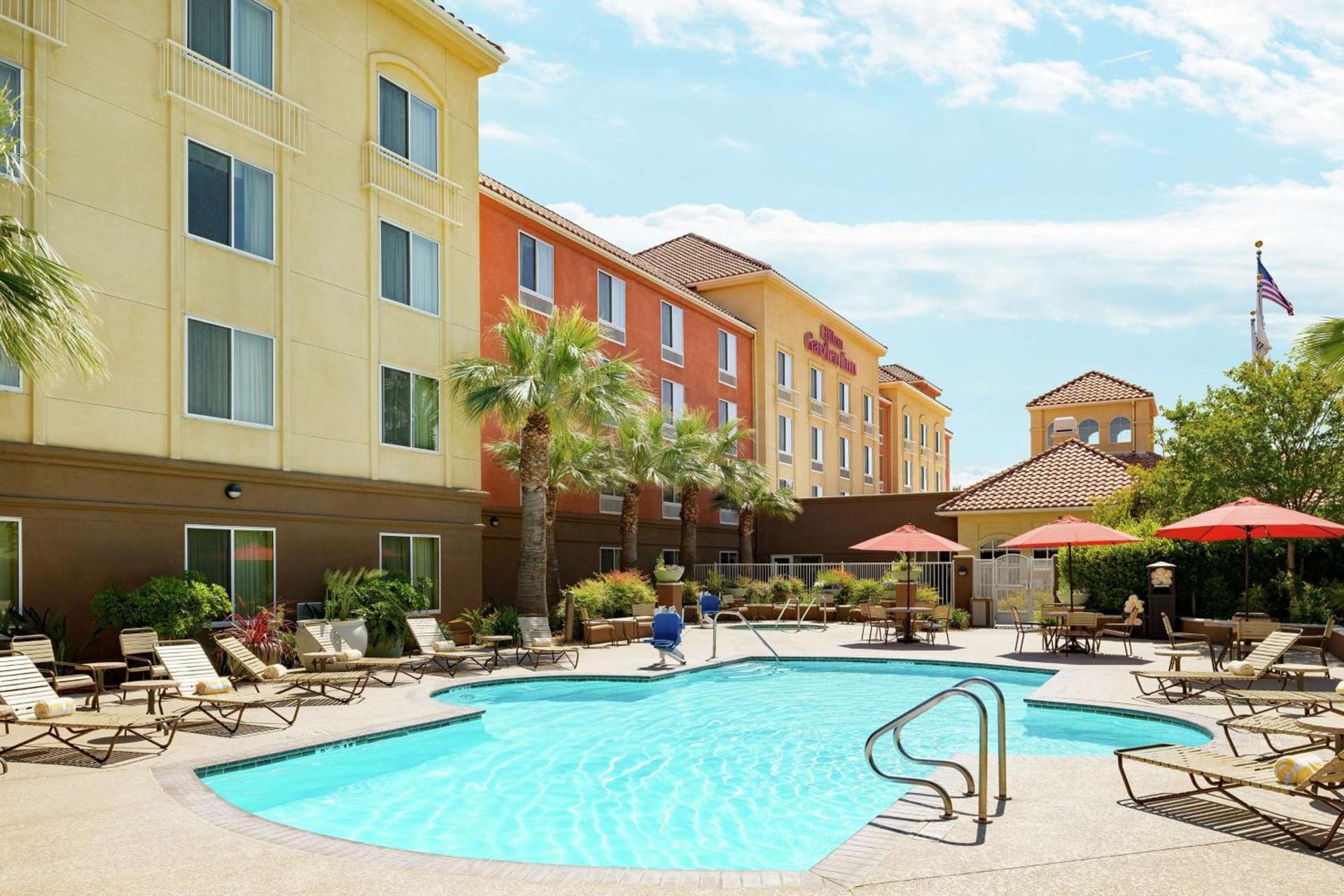 Hilton Garden Inn Fontana photo 12