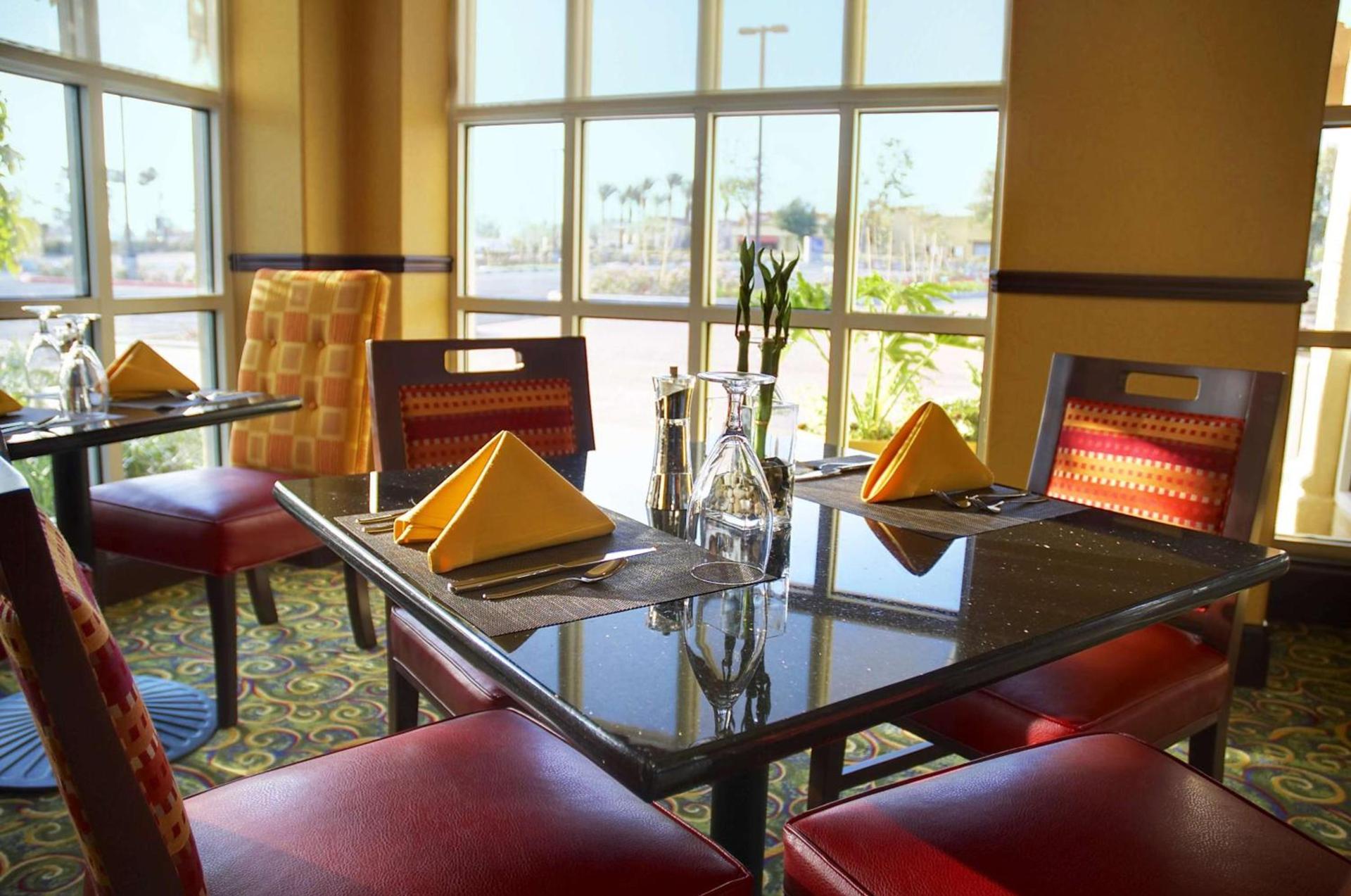 Hilton Garden Inn Fontana photo 16