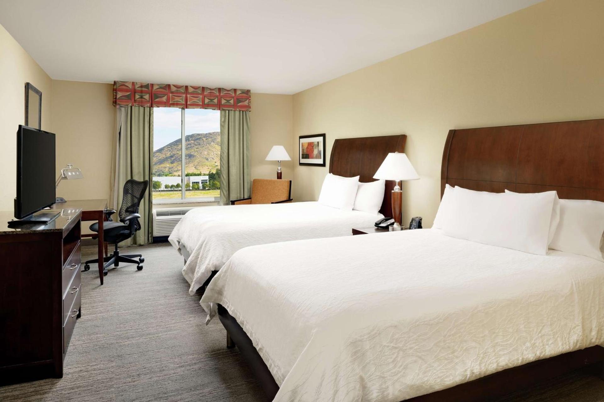 Hilton Garden Inn Fontana photo 21