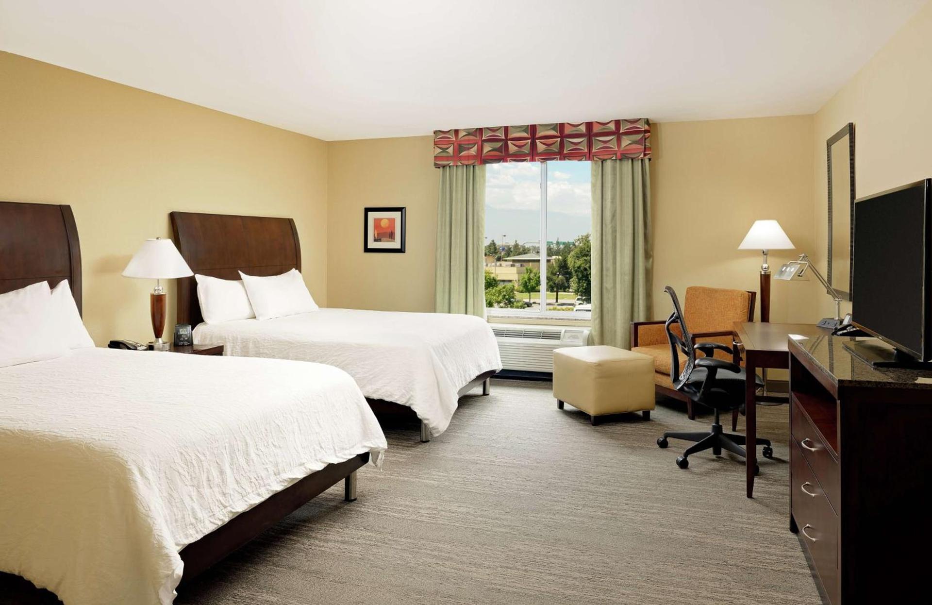 Hilton Garden Inn Fontana photo 26