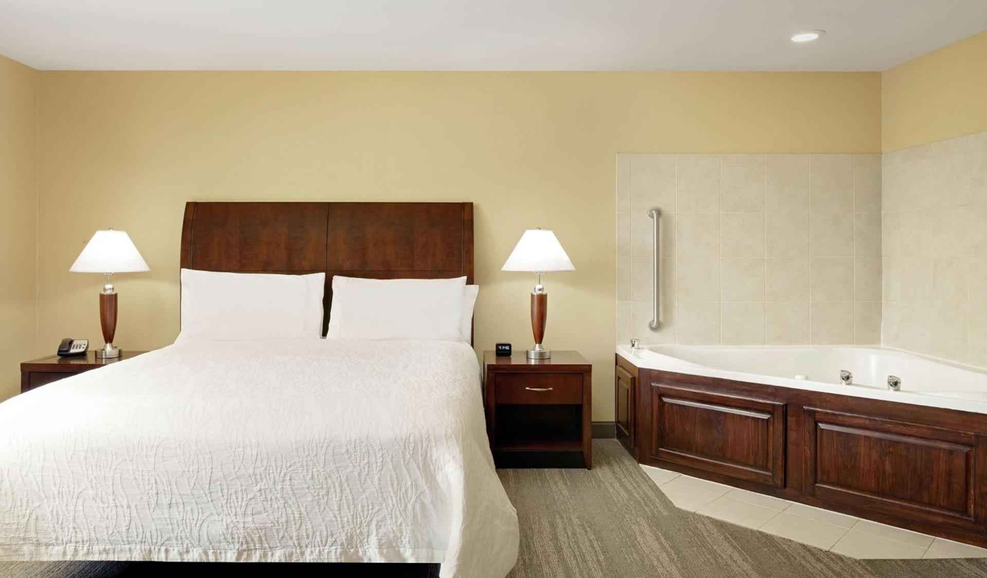 Hilton Garden Inn Fontana photo 29