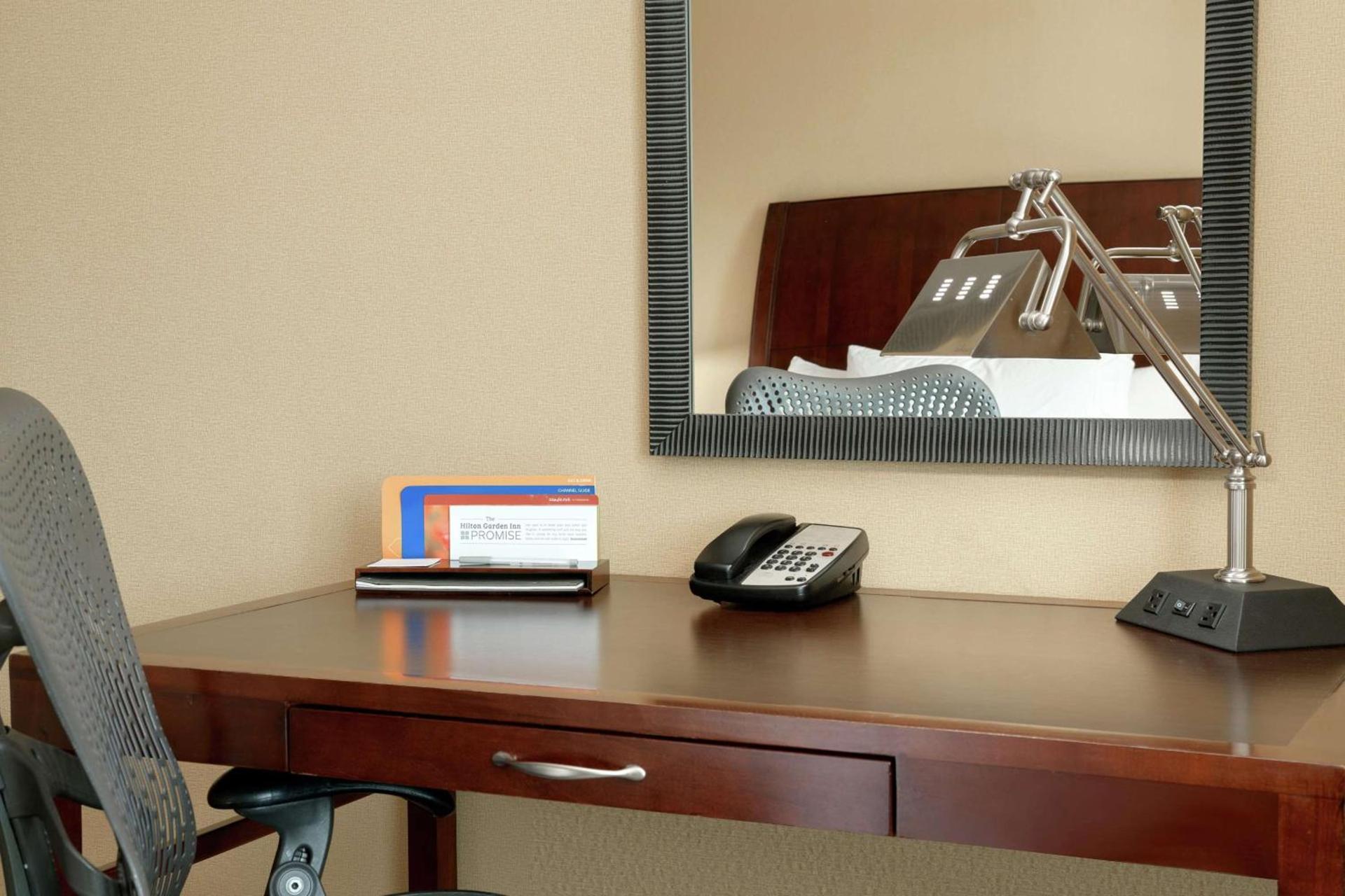 Hilton Garden Inn Fontana photo 32