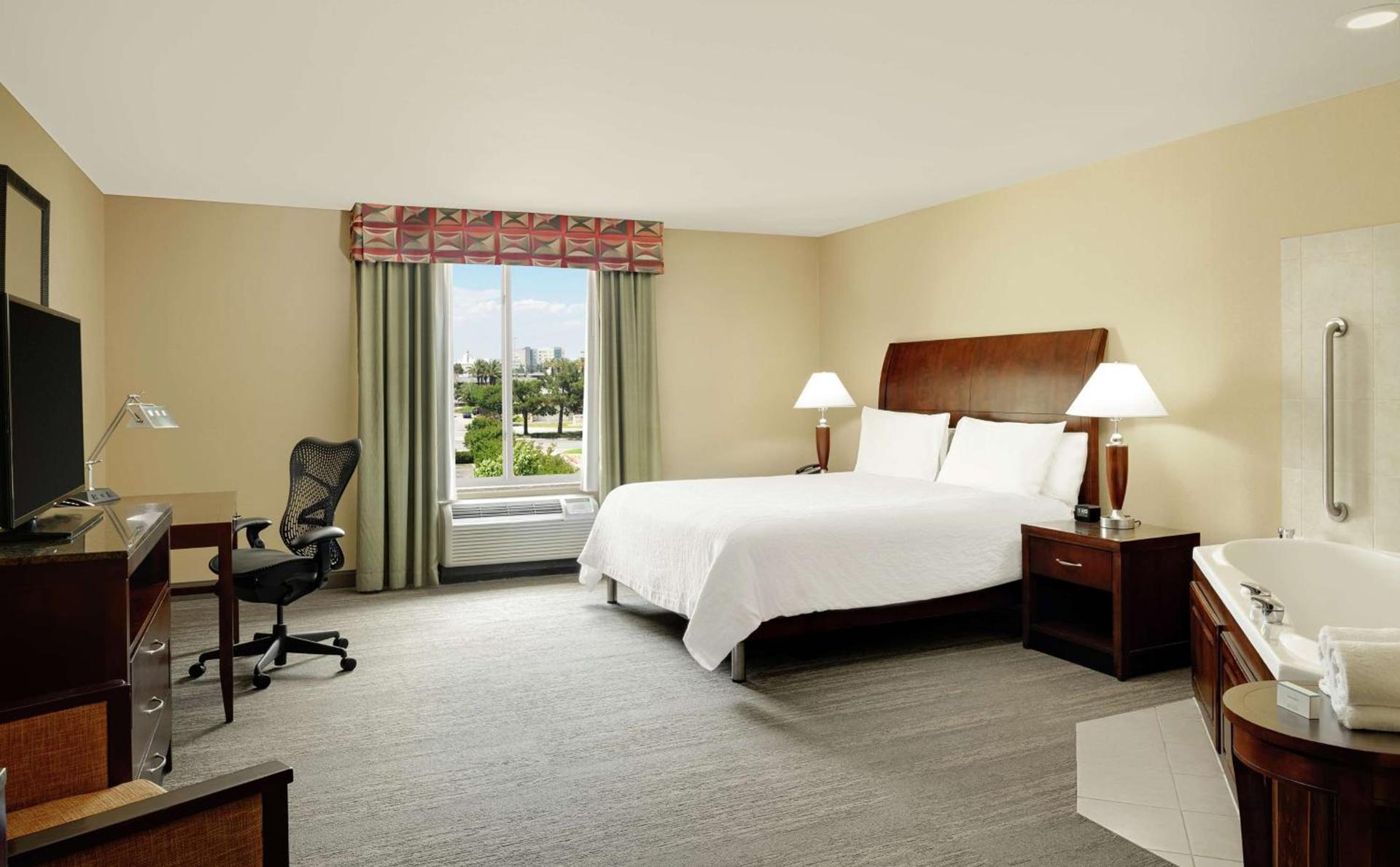 Hilton Garden Inn Fontana photo 35