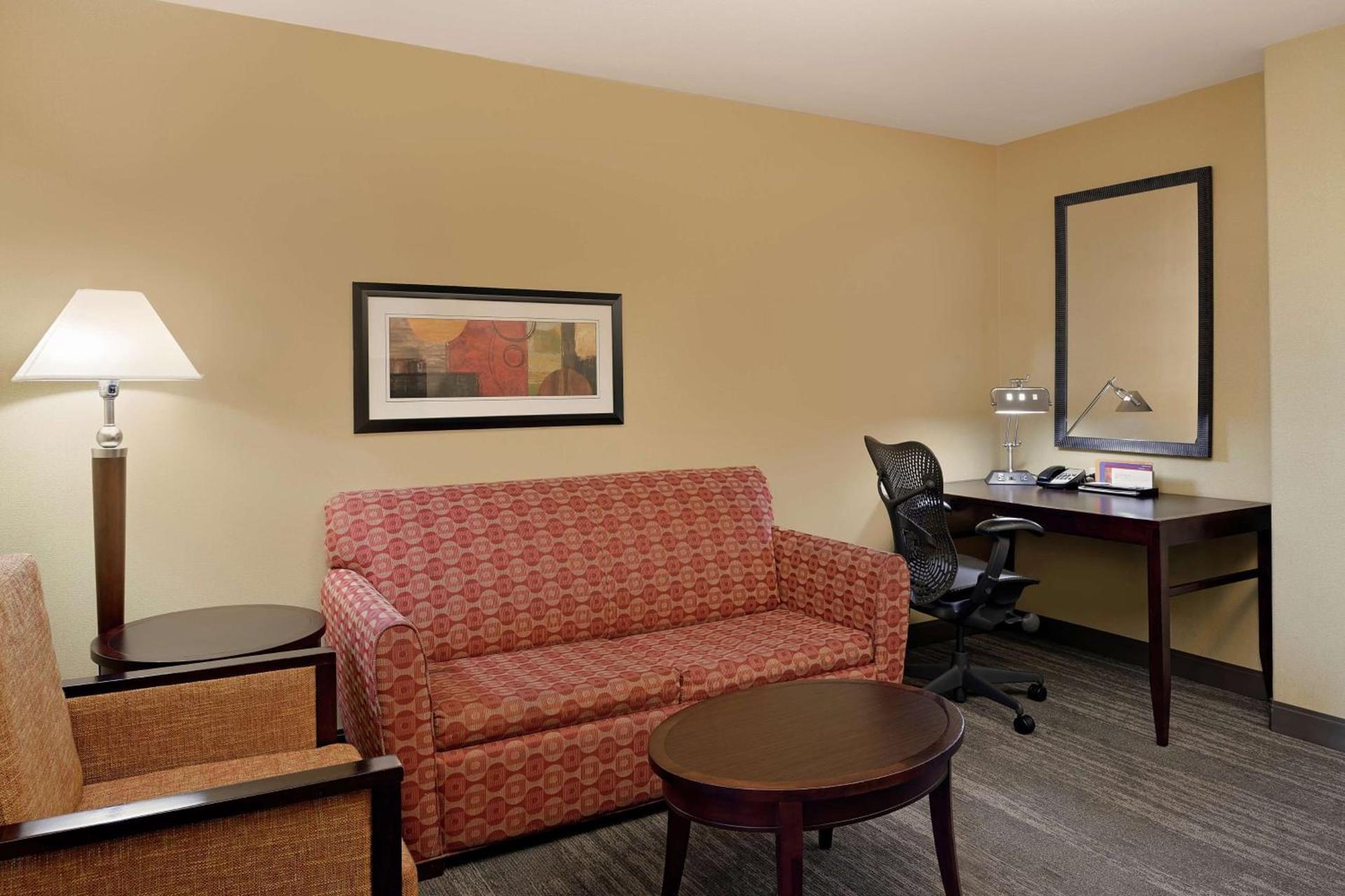Hilton Garden Inn Fontana photo 36
