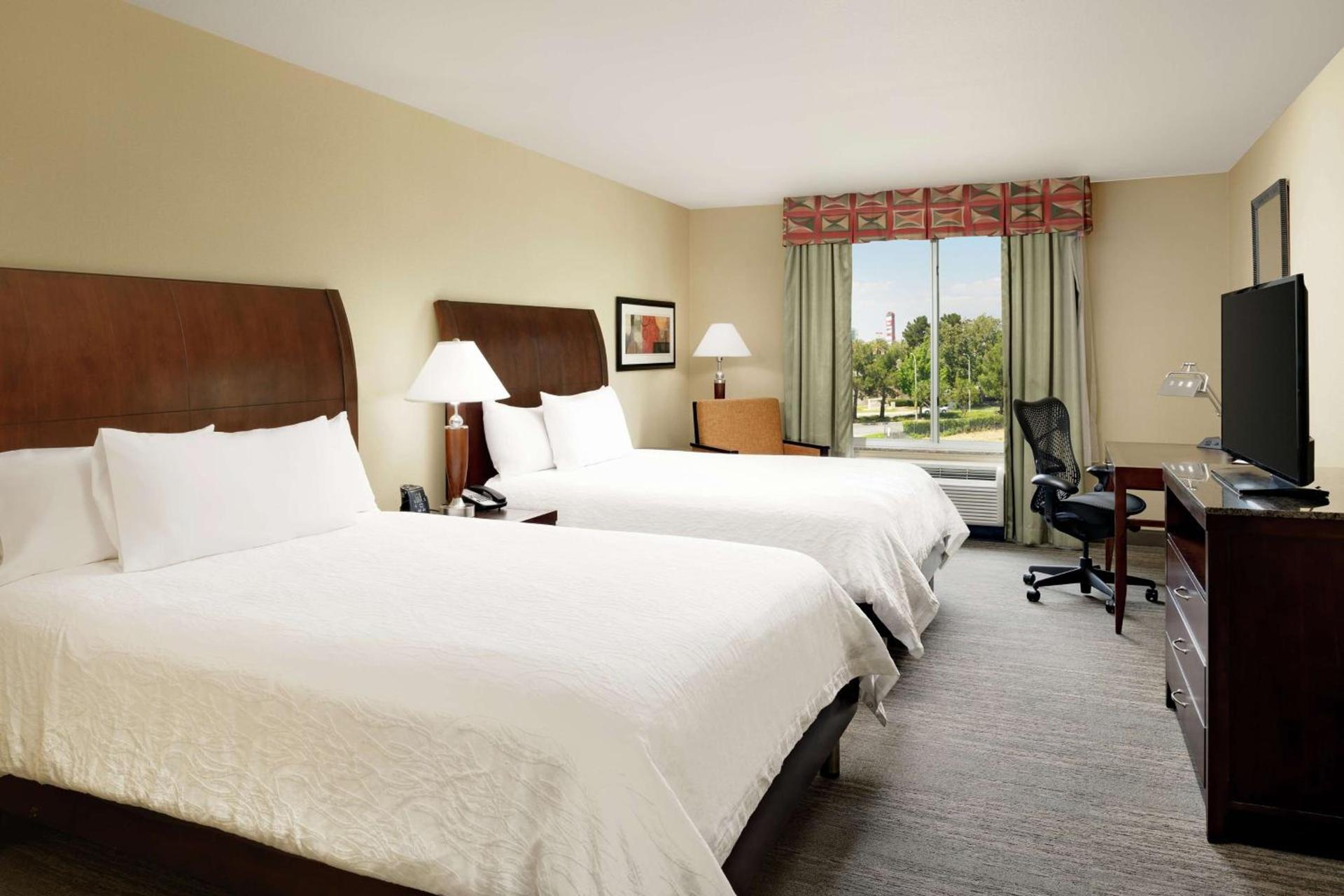 Hilton Garden Inn Fontana photo 40