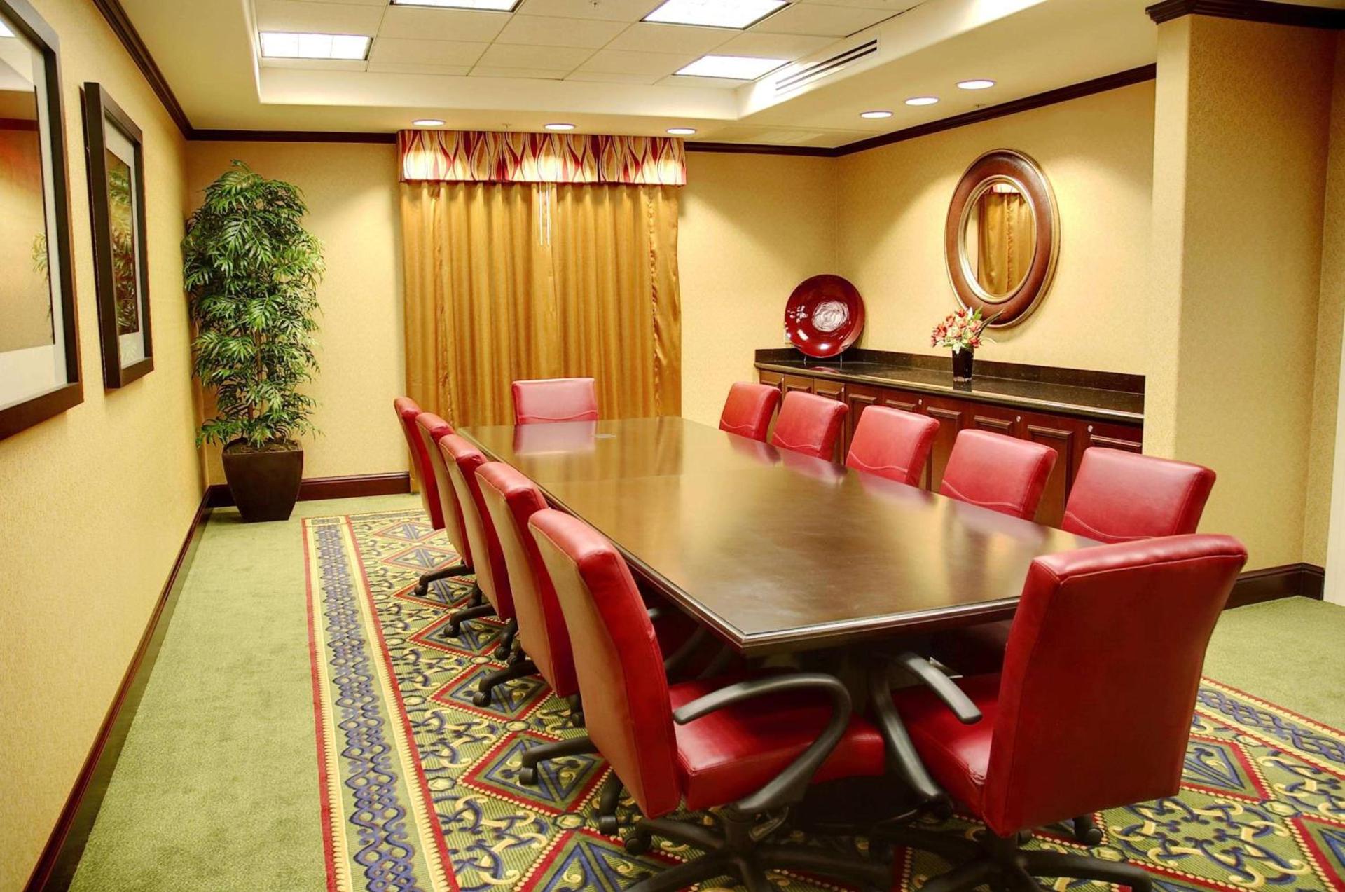 Hilton Garden Inn Fontana photo 46