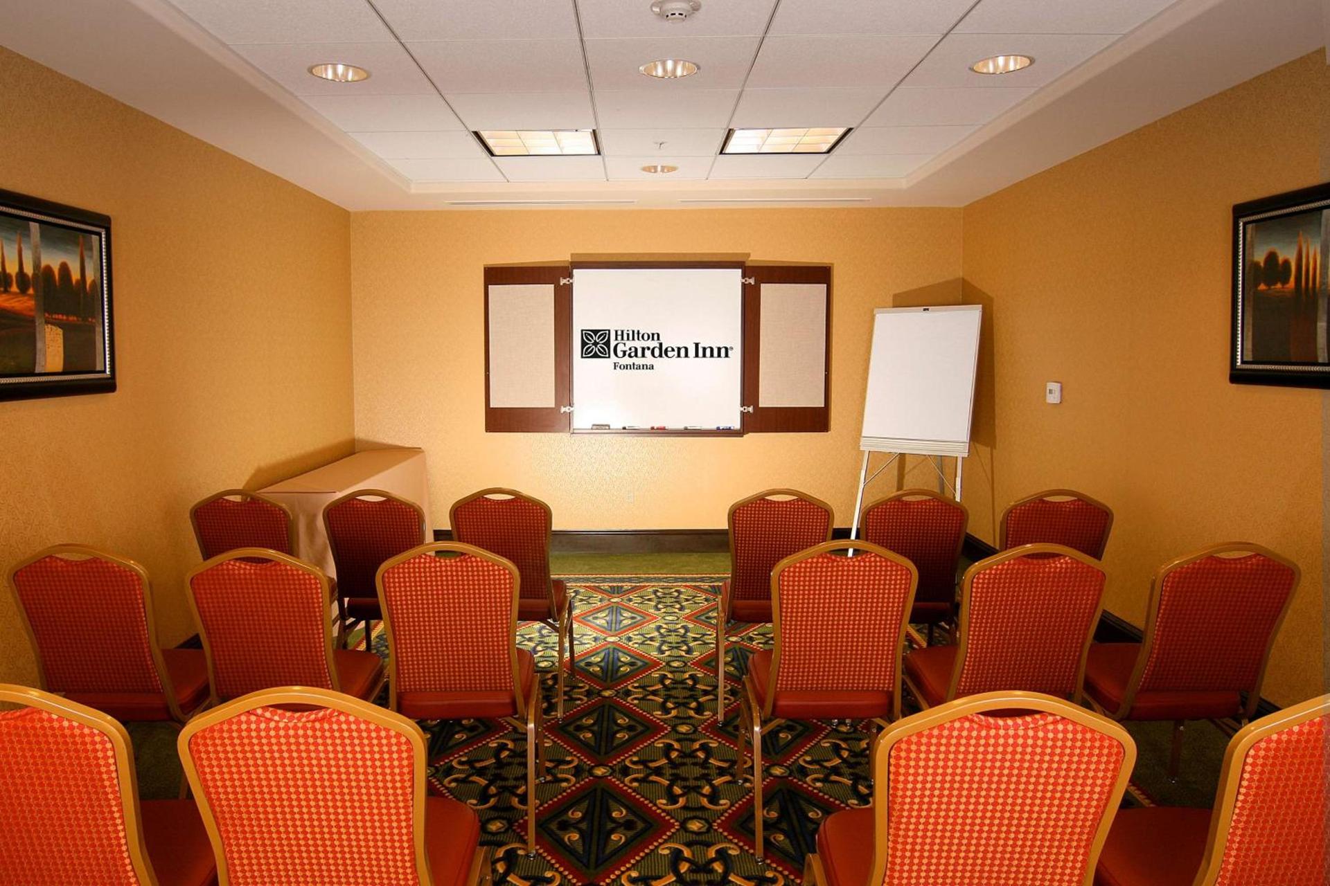 Hilton Garden Inn Fontana photo 49