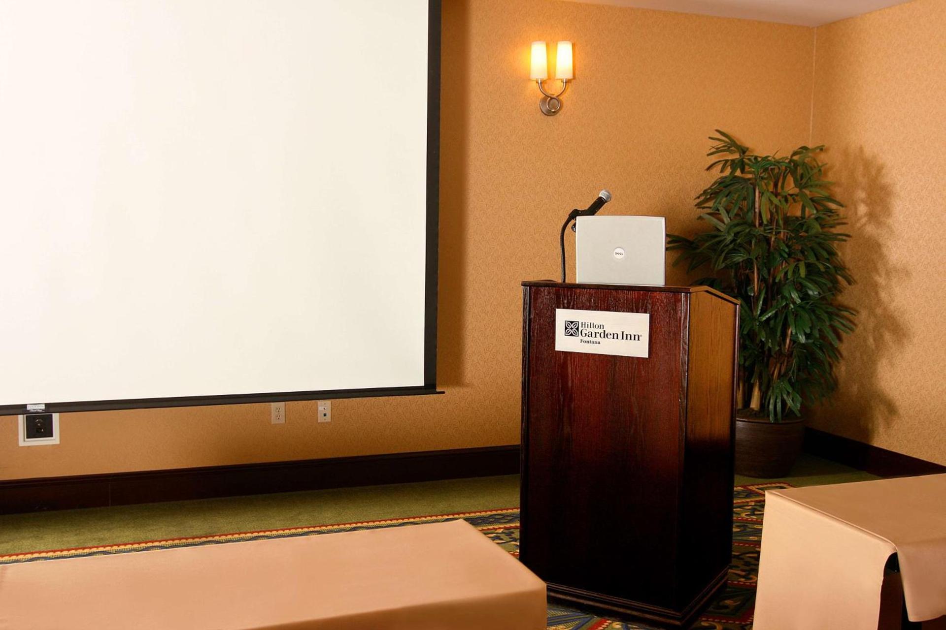 Hilton Garden Inn Fontana photo 55