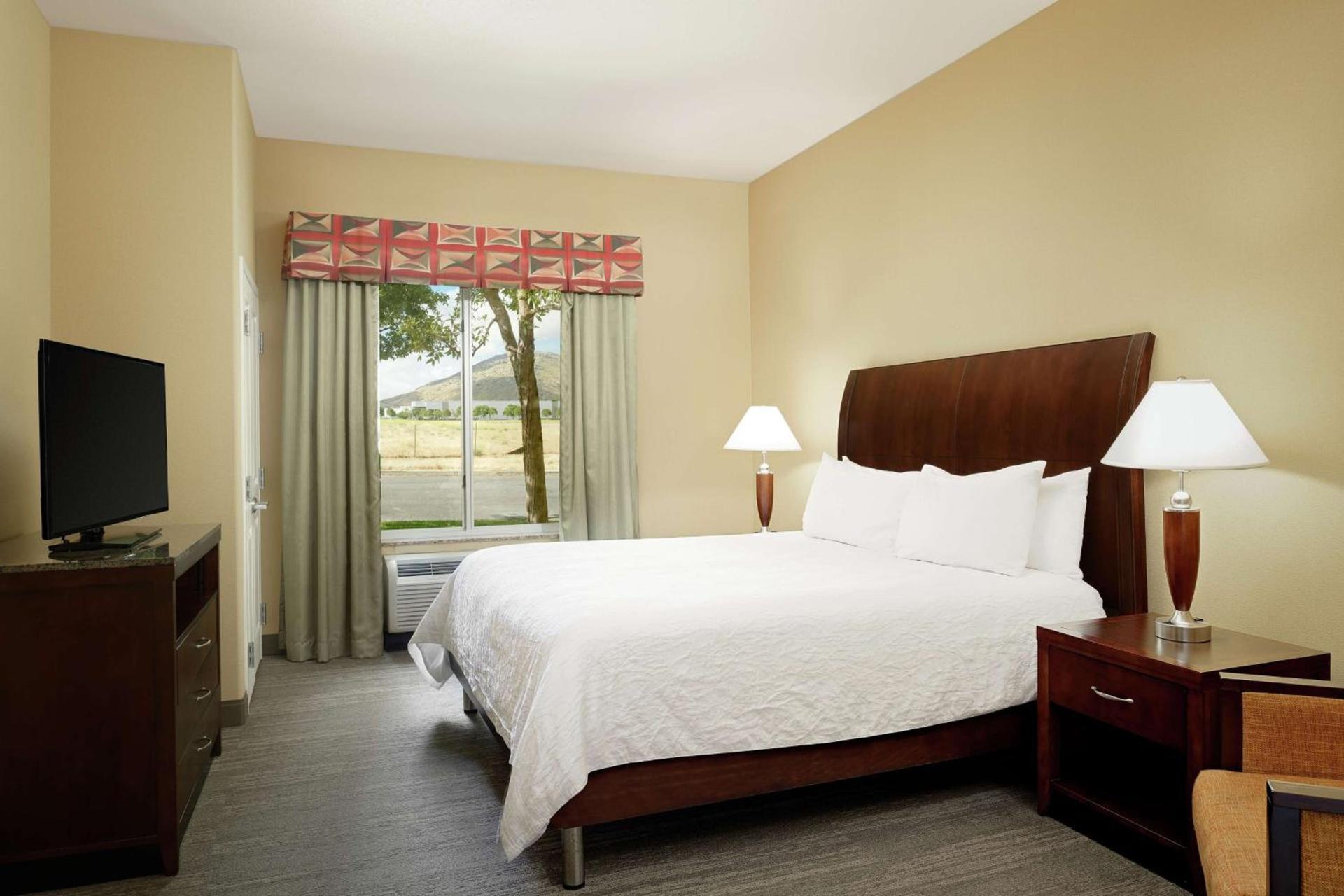 Hilton Garden Inn Fontana photo 62
