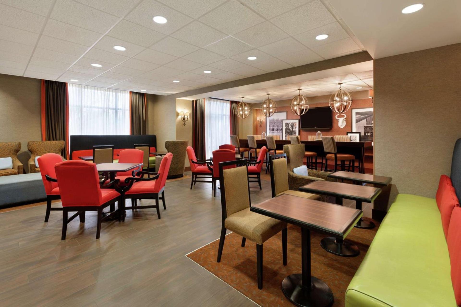 Hampton Inn Wichita Falls-Sikes Senter Mall photo 4