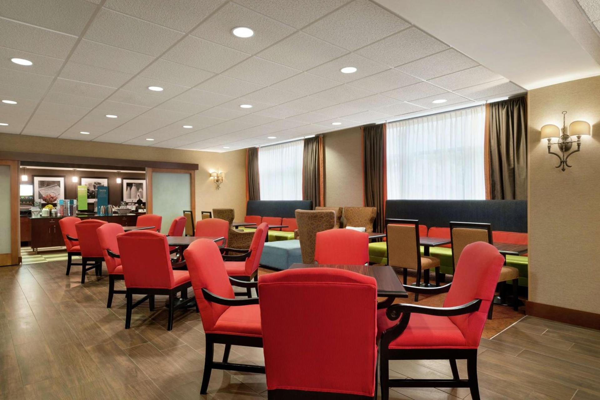 Hampton Inn Wichita Falls-Sikes Senter Mall photo 7