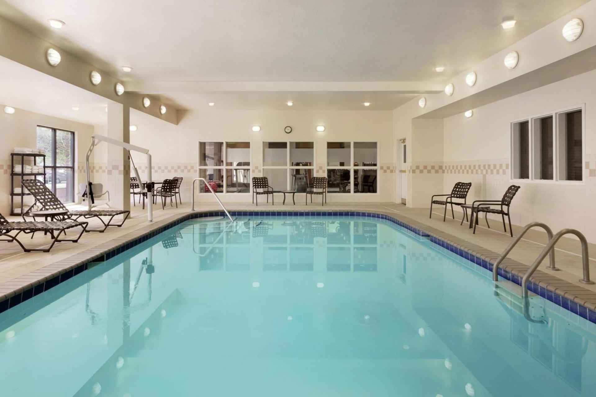 Hampton Inn Wichita Falls-Sikes Senter Mall photo 8