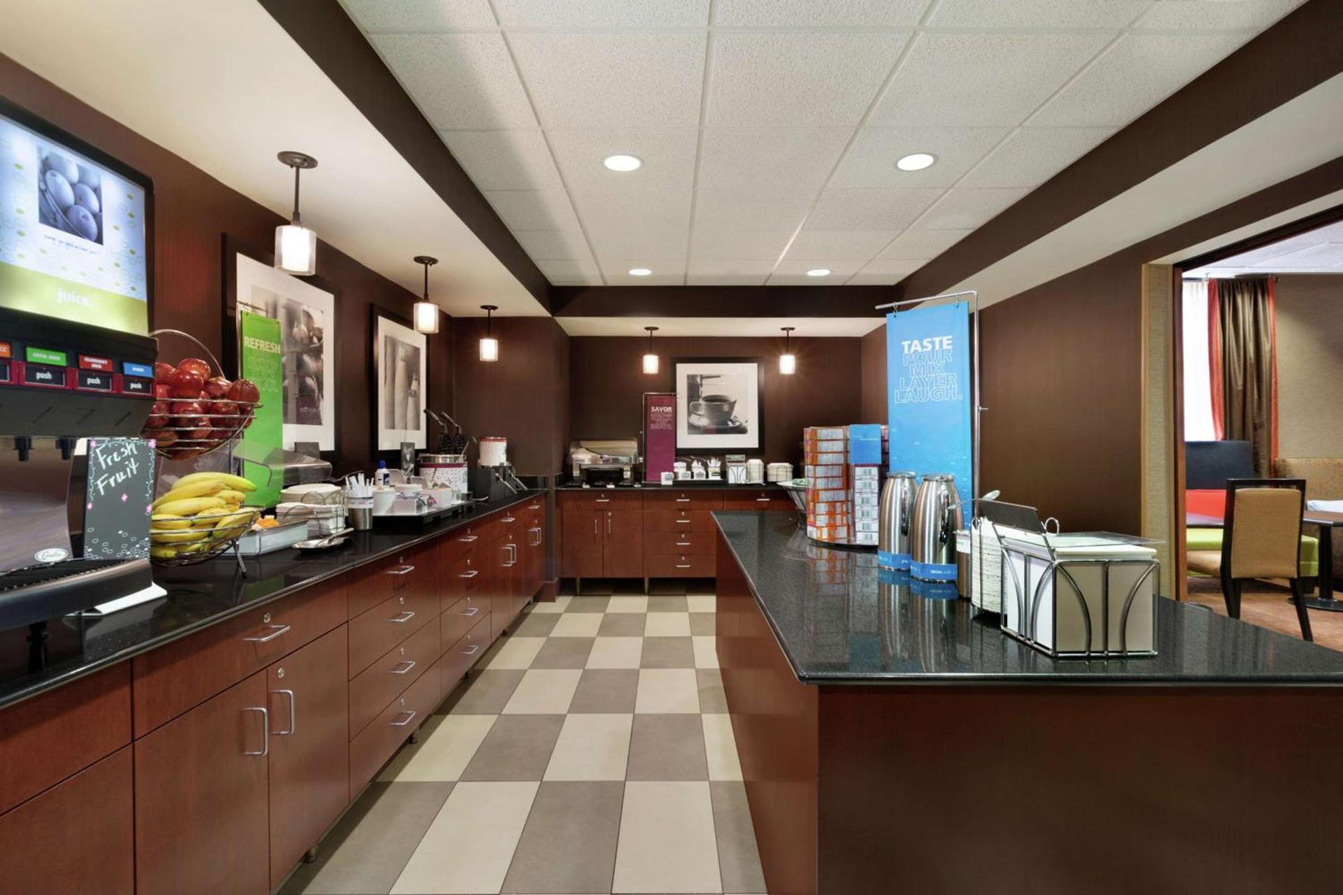 Hampton Inn Wichita Falls-Sikes Senter Mall photo 9