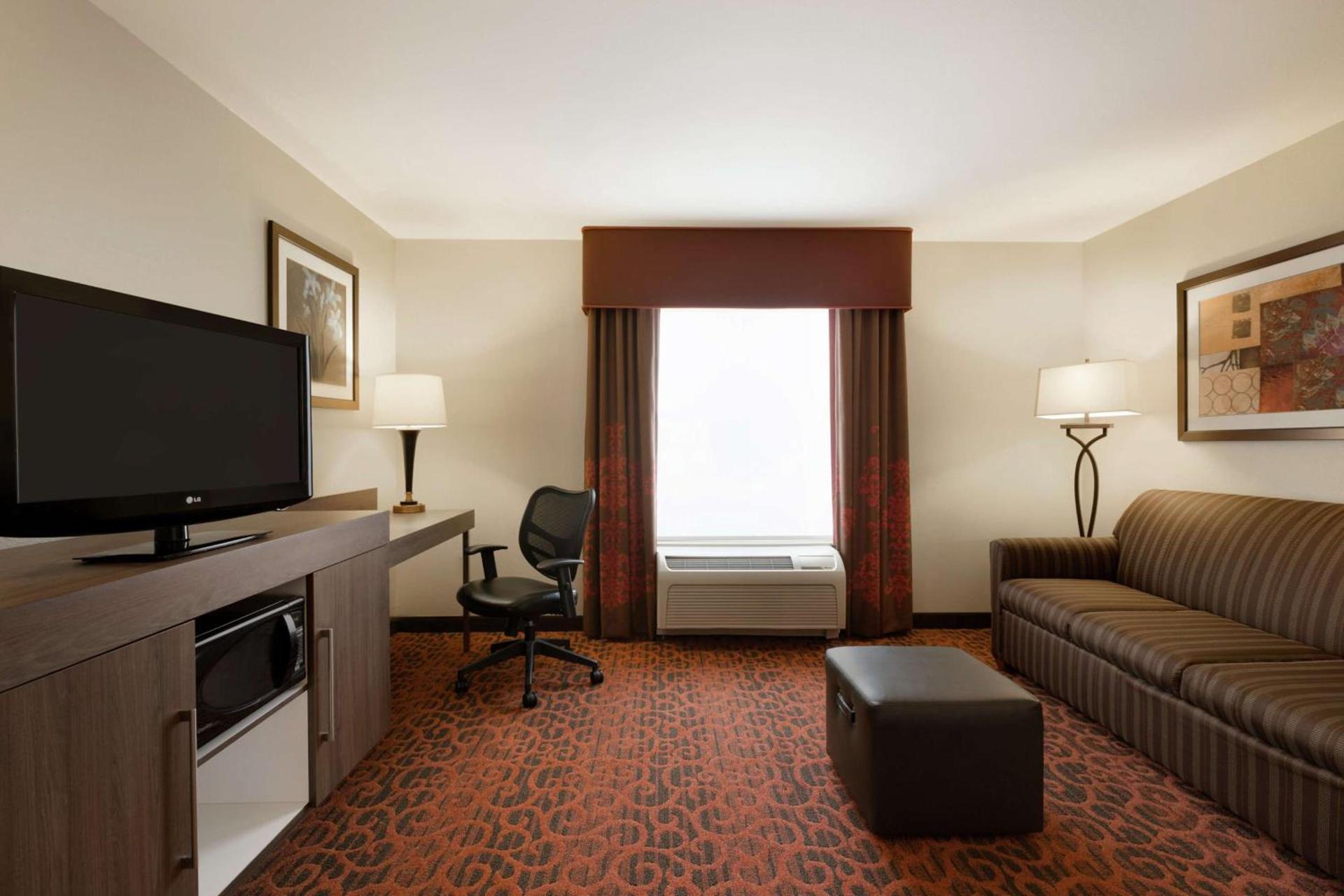 Hampton Inn Wichita Falls-Sikes Senter Mall photo 17