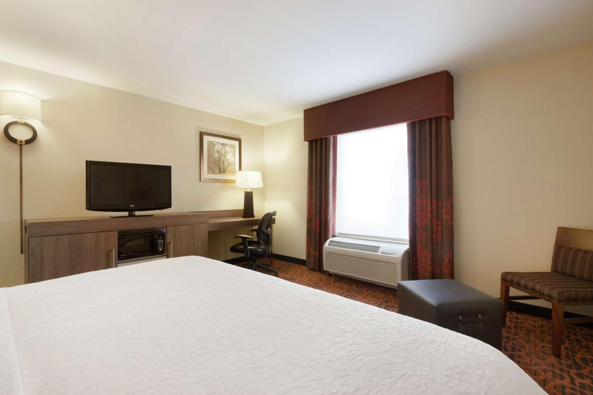 Hampton Inn Wichita Falls-Sikes Senter Mall photo 25