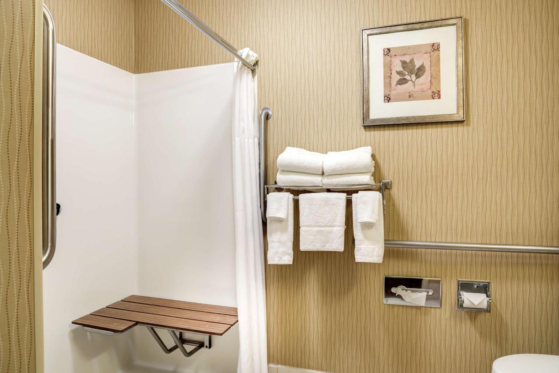 Hampton Inn St. Joseph photo 12