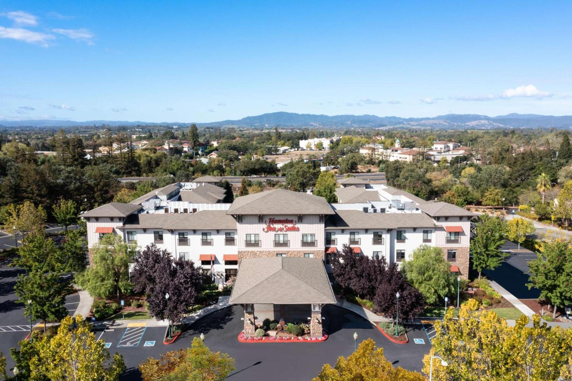 Hampton Inn & Suites Windsor-Sonoma Wine Country photo 5