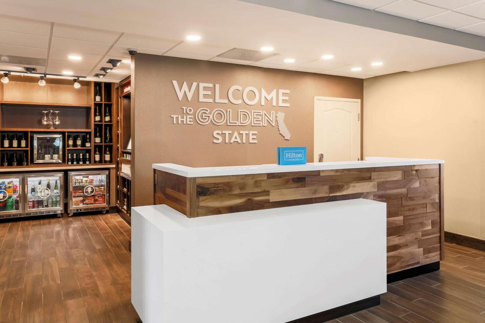 Hampton Inn & Suites Windsor-Sonoma Wine Country photo 9