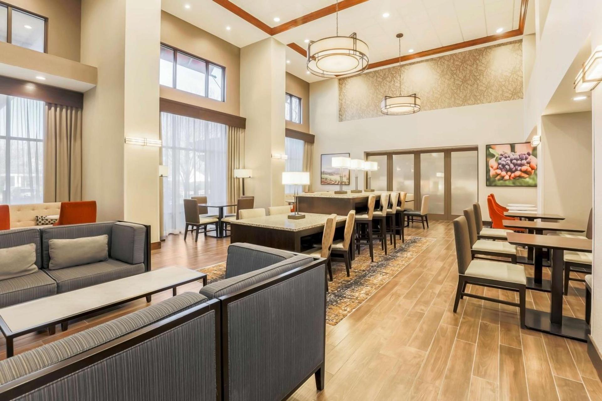 Hampton Inn & Suites Windsor-Sonoma Wine Country photo 13