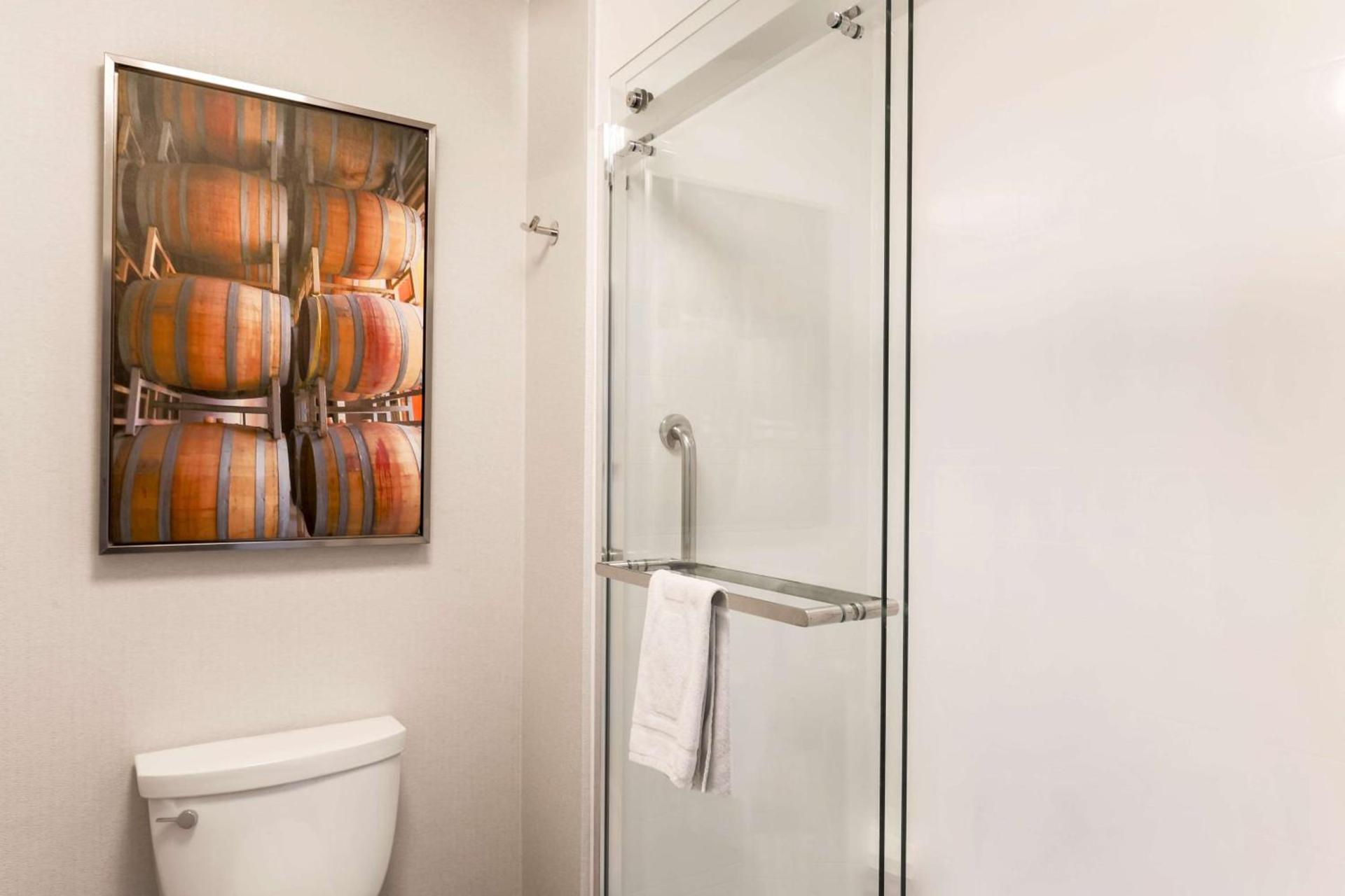 Hampton Inn & Suites Windsor-Sonoma Wine Country photo 24