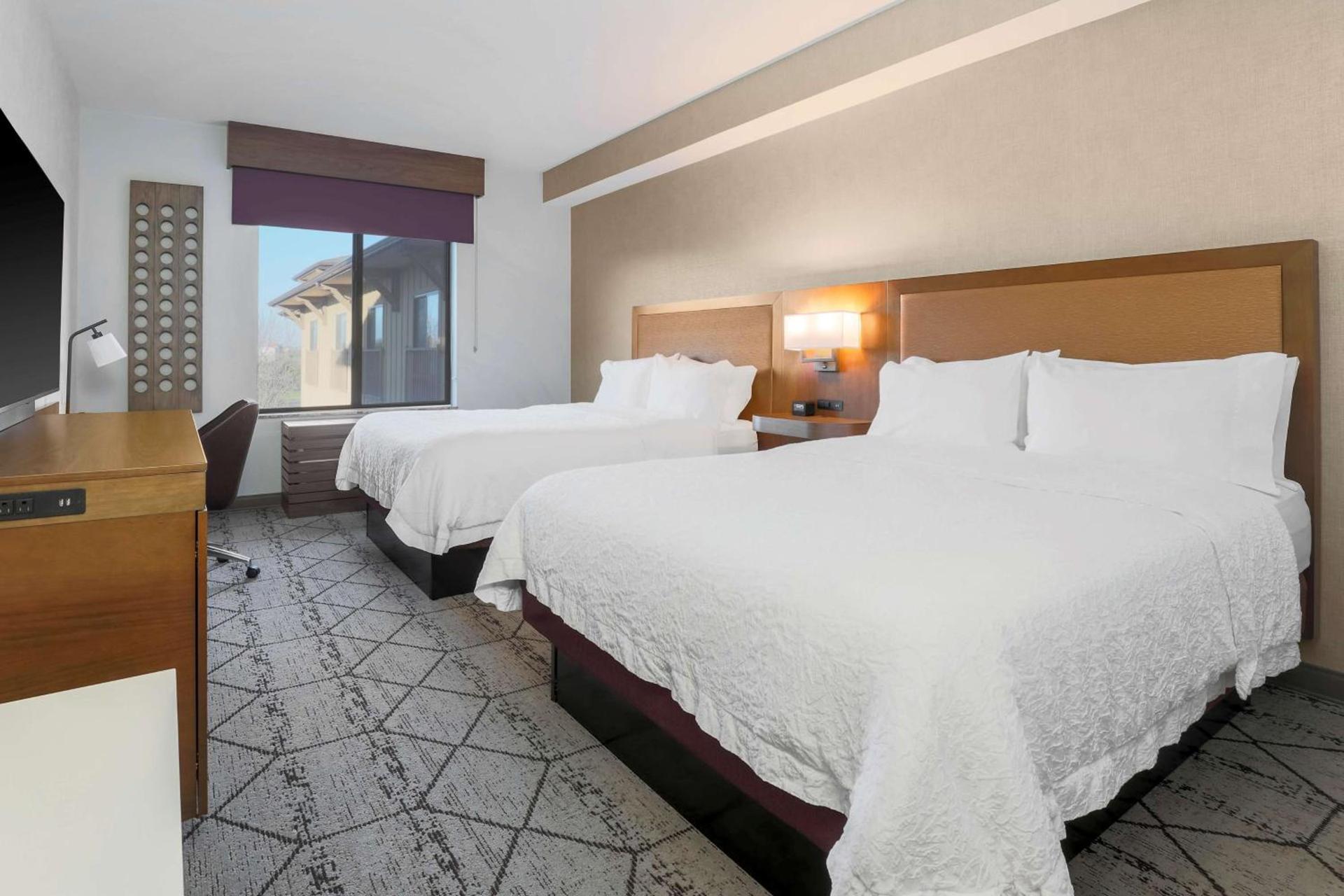 Hampton Inn & Suites Windsor-Sonoma Wine Country photo 28