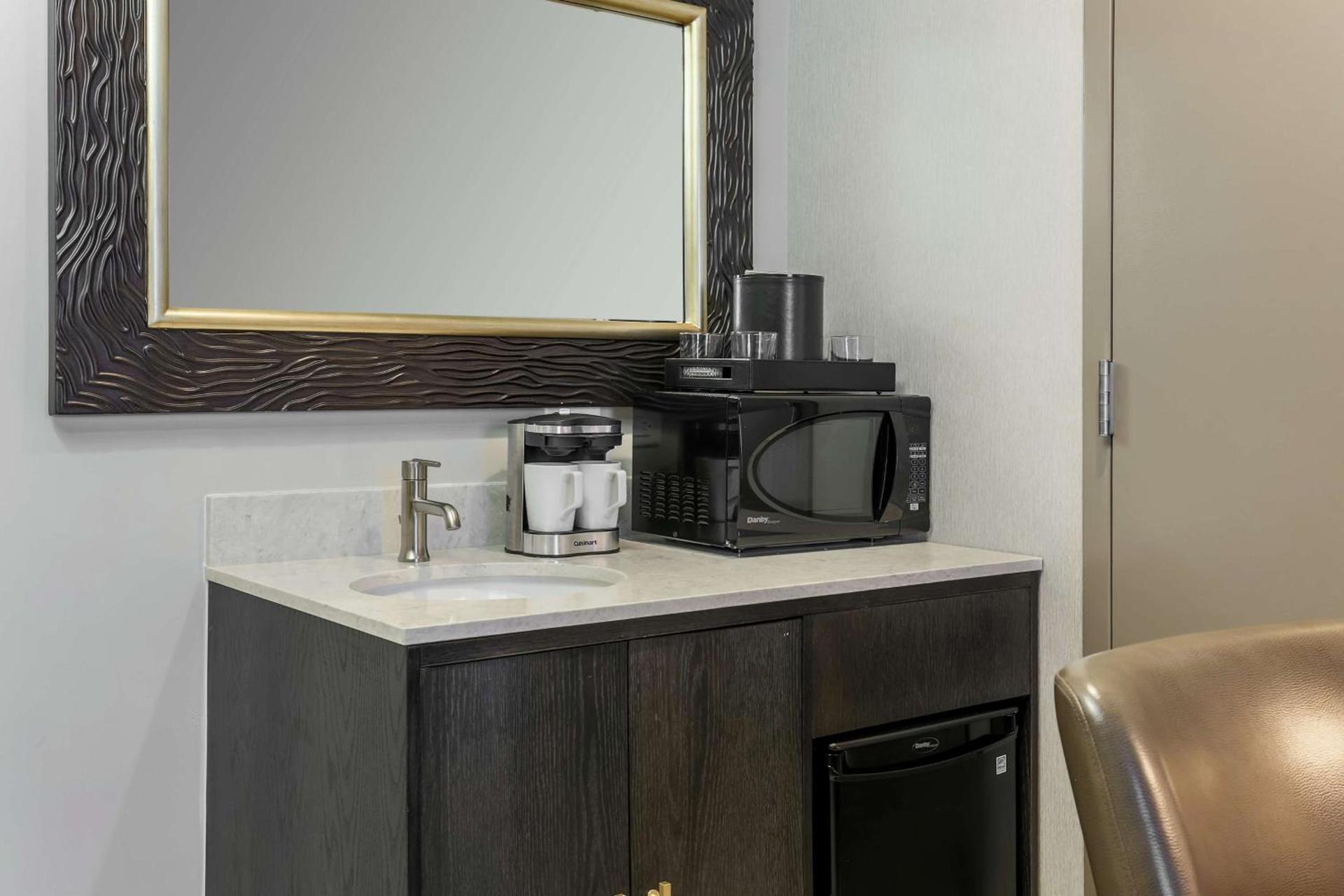 Embassy Suites By Hilton Syracuse Destiny USA photo 17
