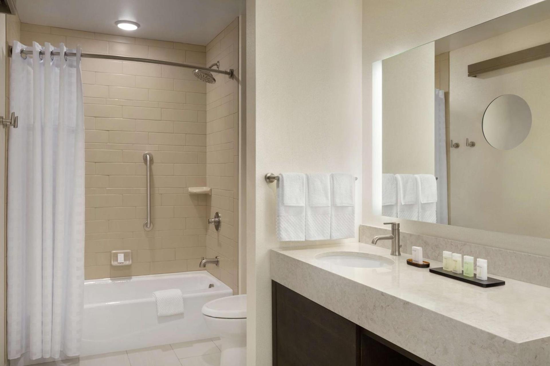 Embassy Suites By Hilton Syracuse Destiny USA photo 29