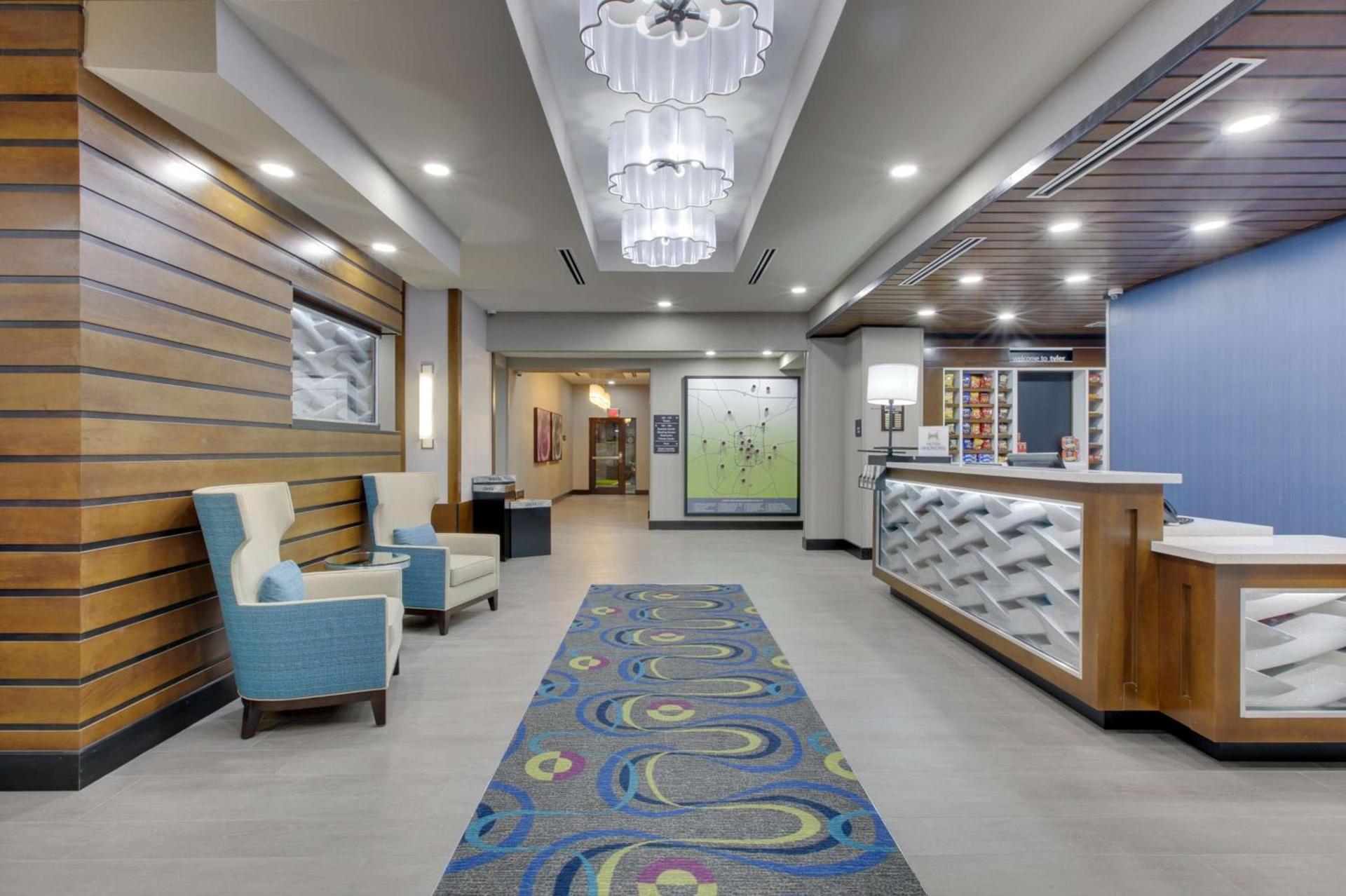 Hampton Inn & Suites Tyler-South photo 3