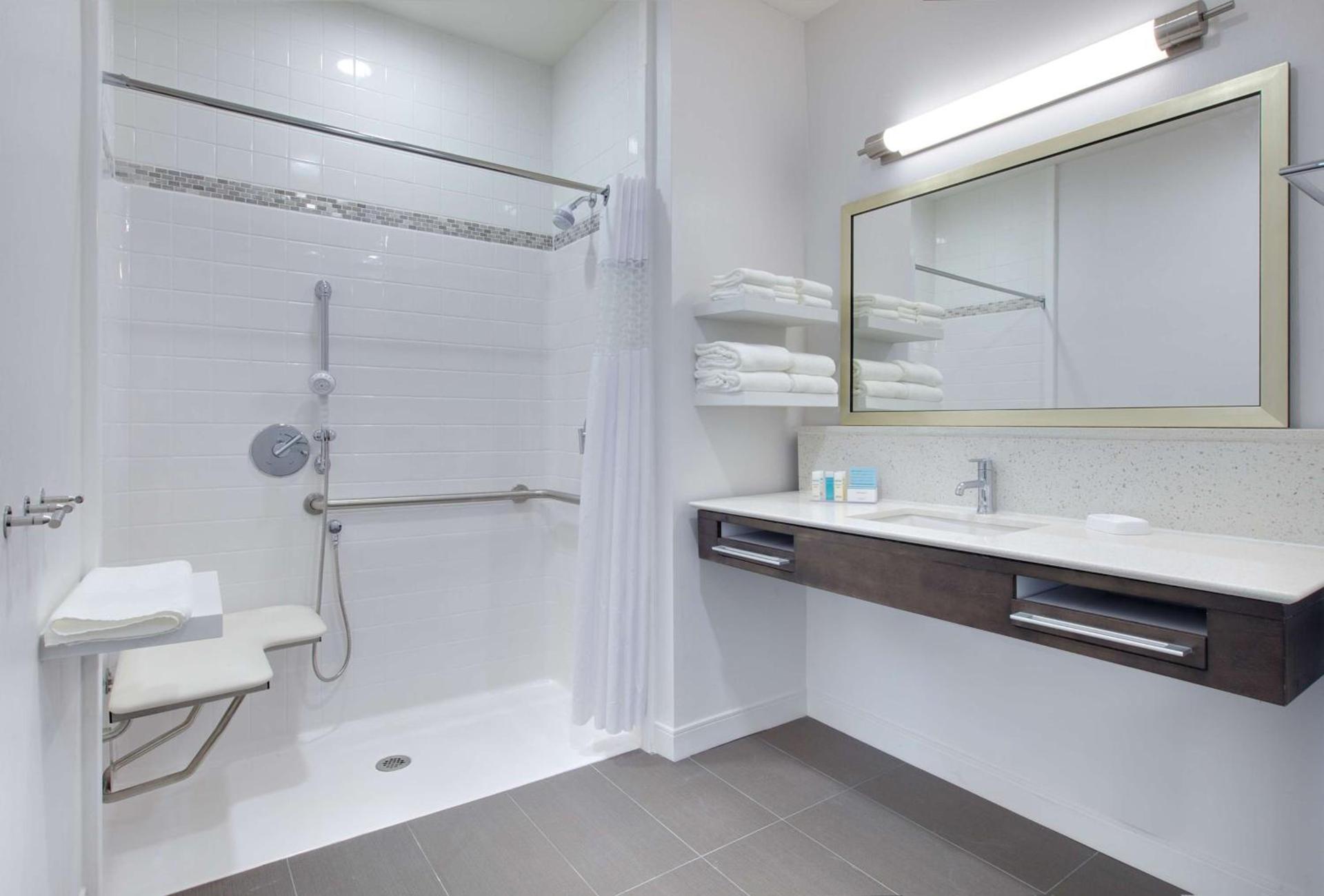 Hampton Inn & Suites Tyler-South photo 16